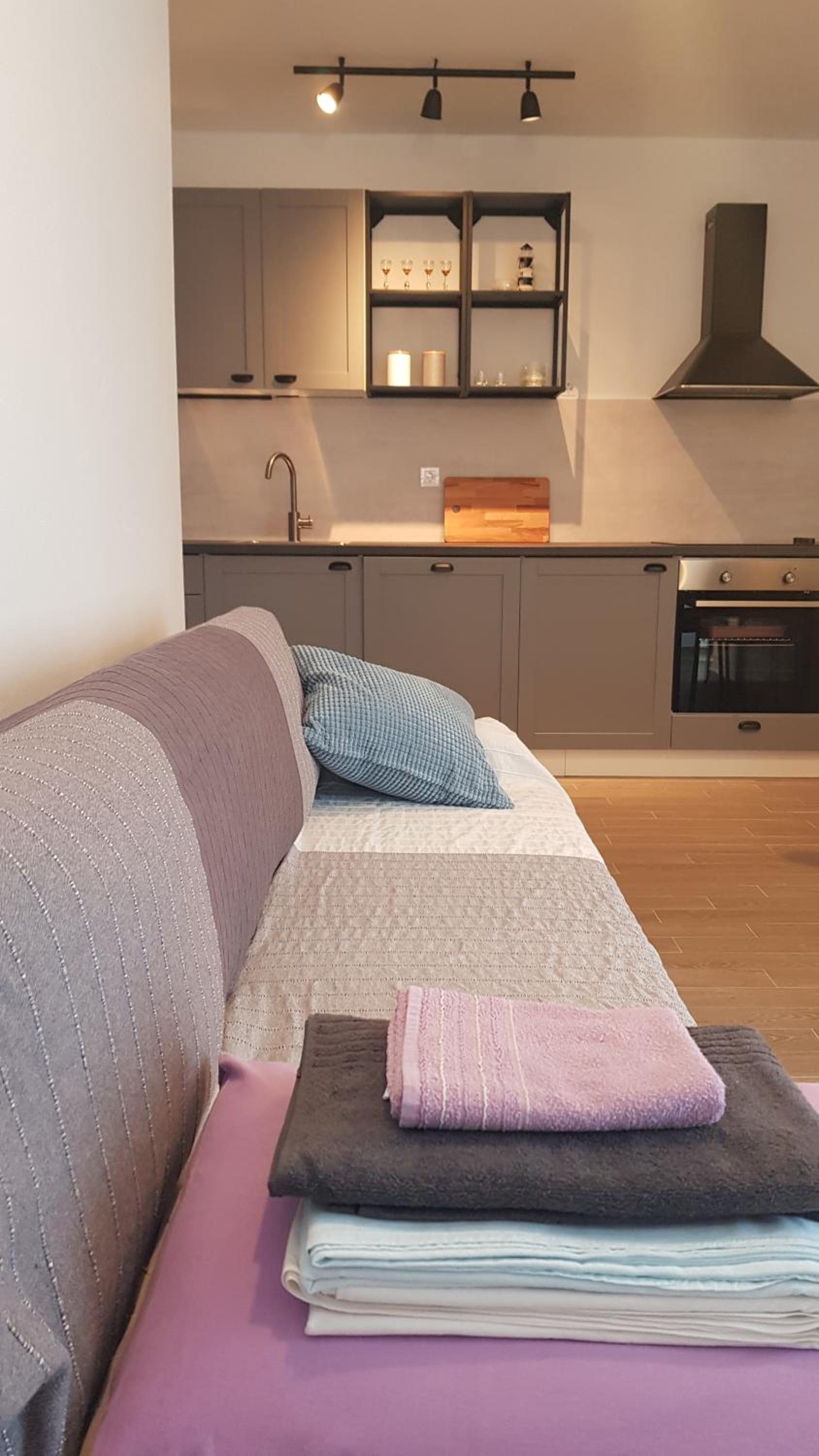 One-Bedroom Apartment photo 2