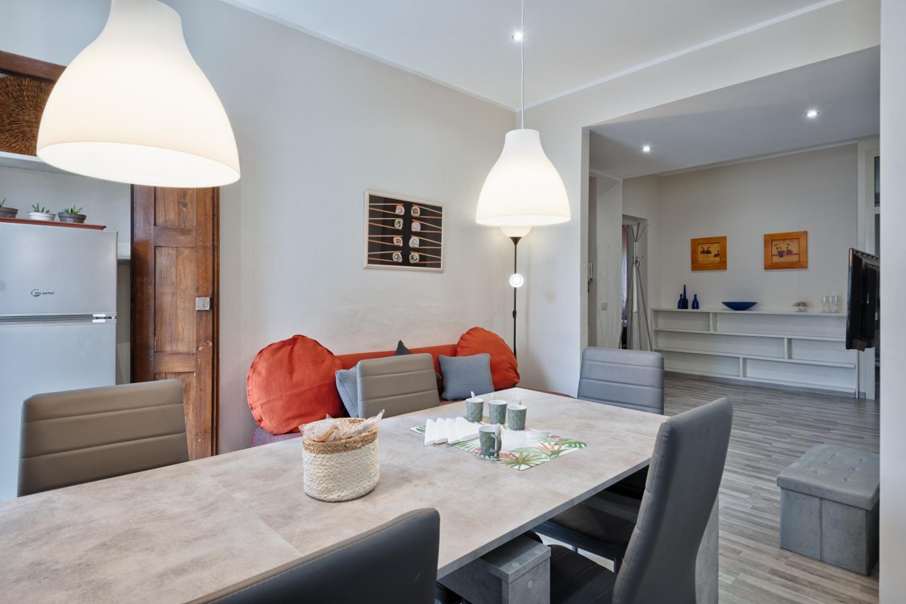 Three-Bedroom Apartment - Photo 4