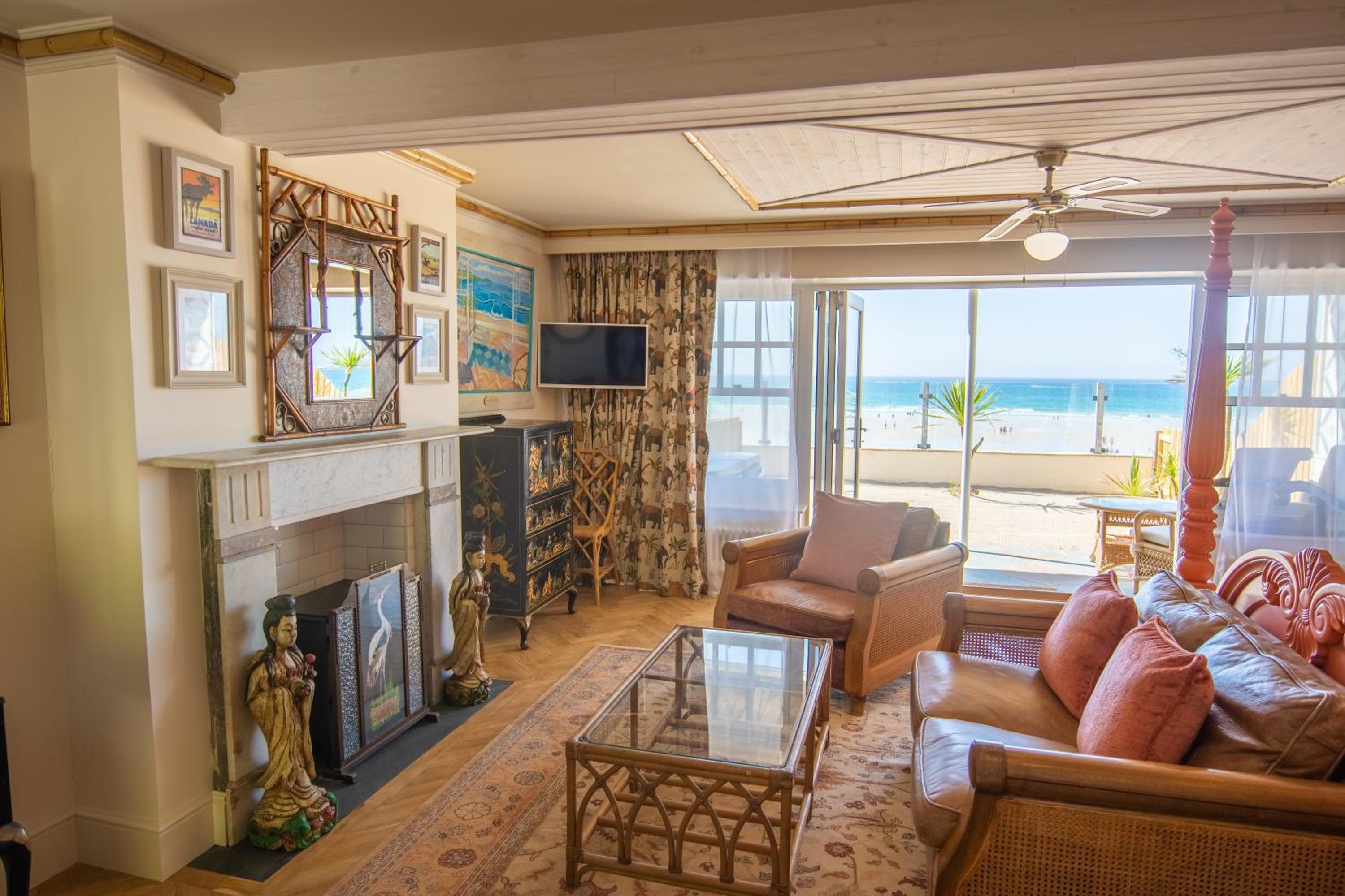 Suite with Hot Tub - Pet Friendly photo 3
