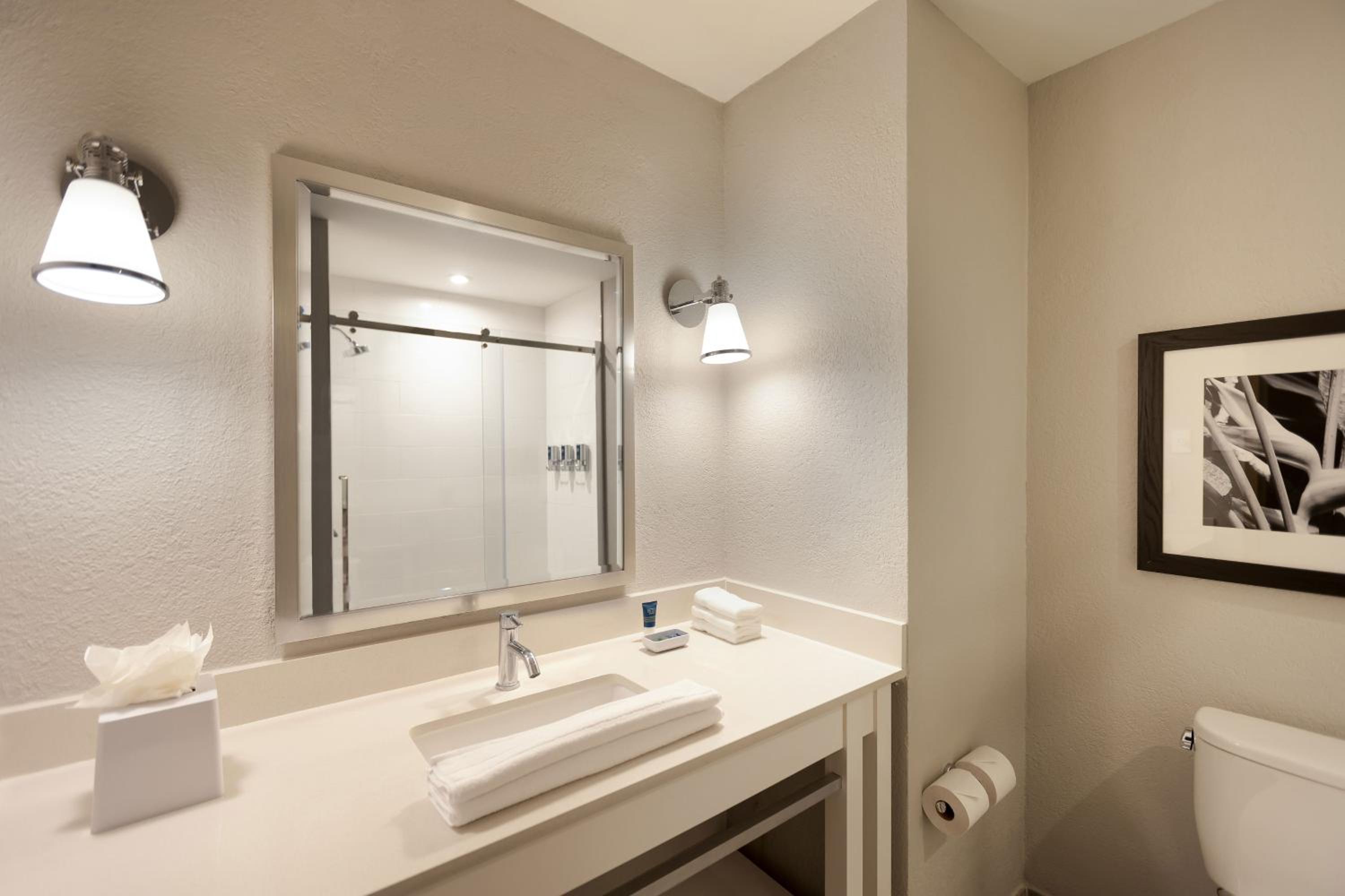 Standard Room, 2 Queen beds  - Photo 4