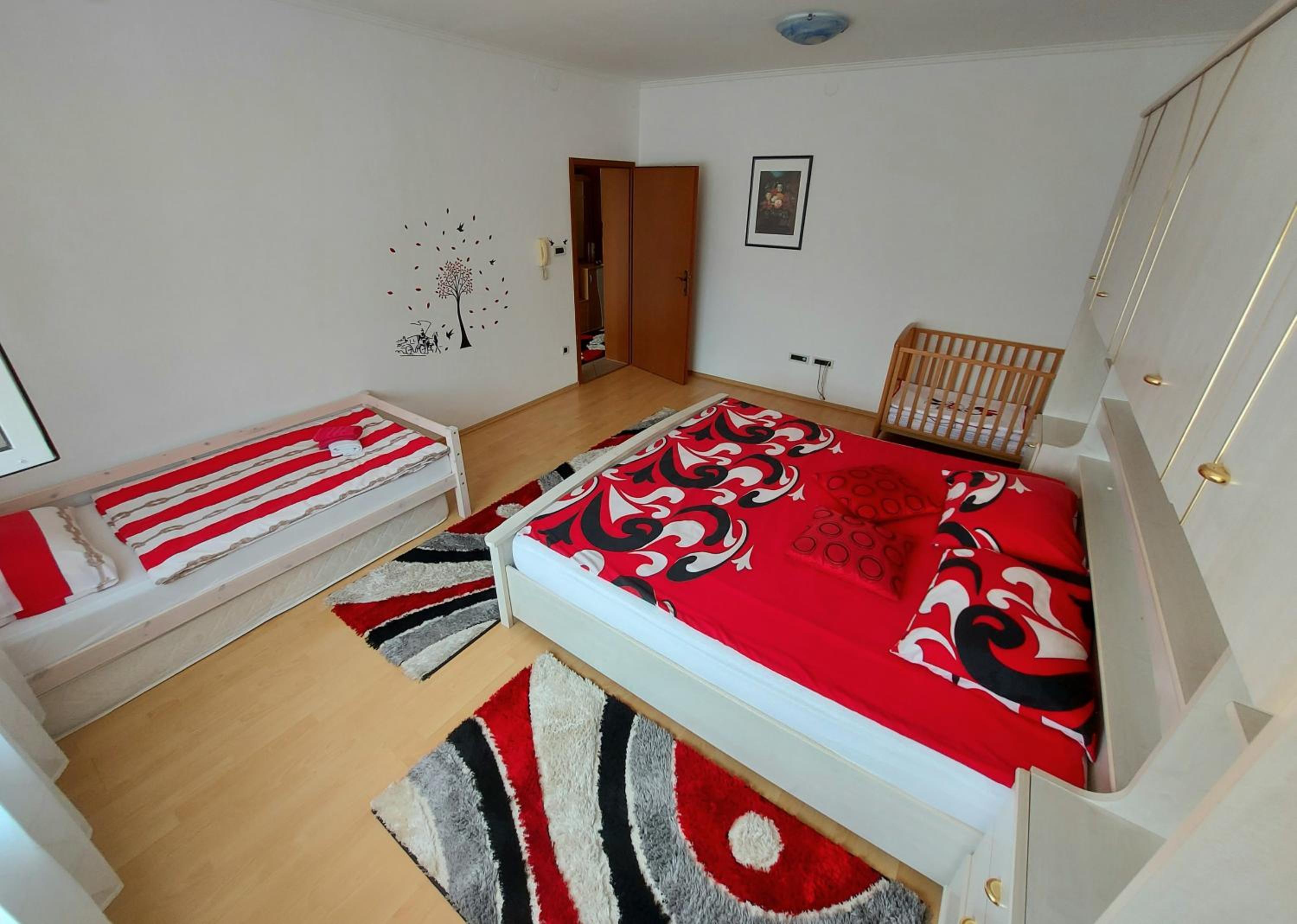 Apartment - Photo 2
