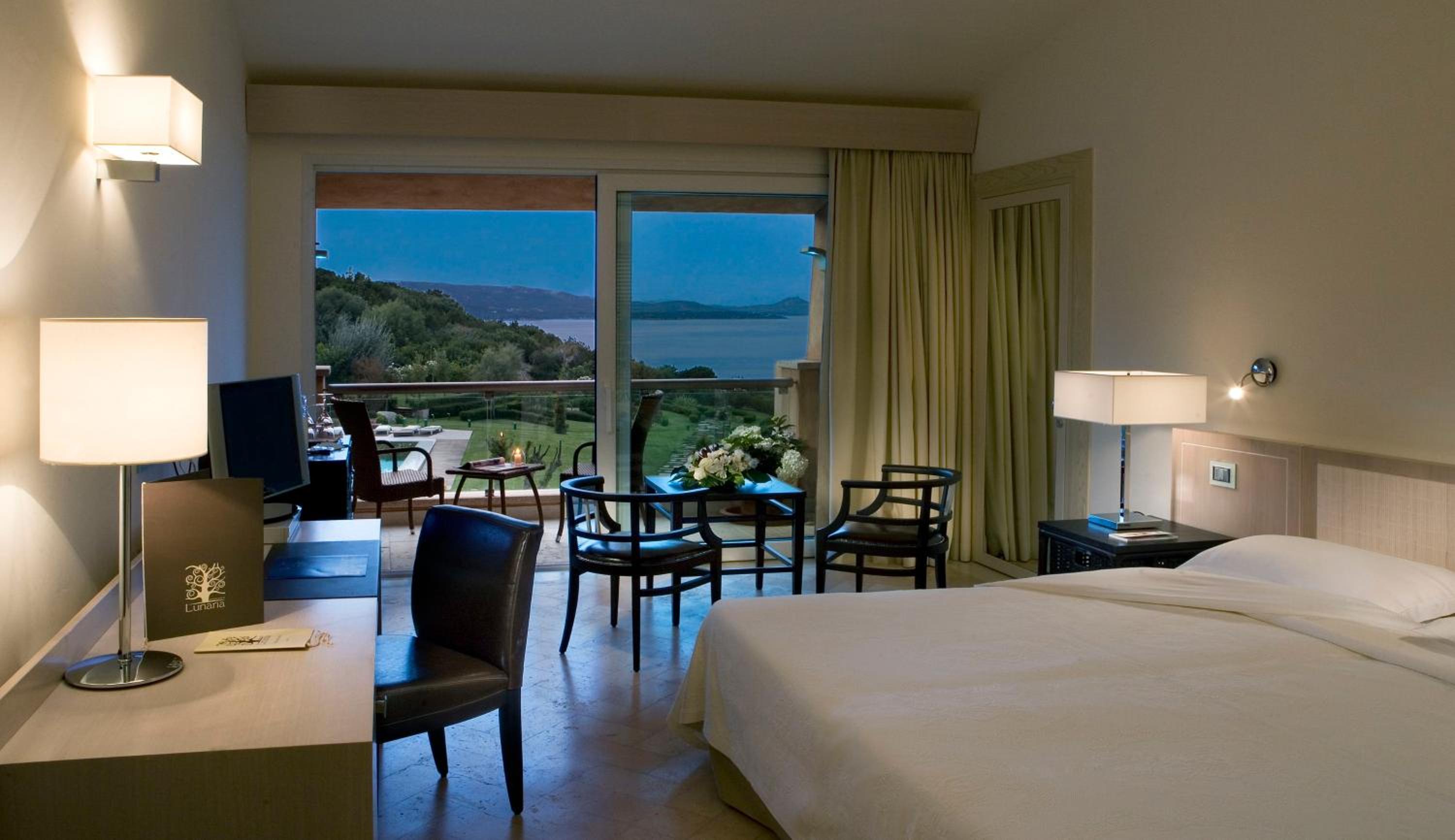 Deluxe Double Room with Sea View - Photo 1
