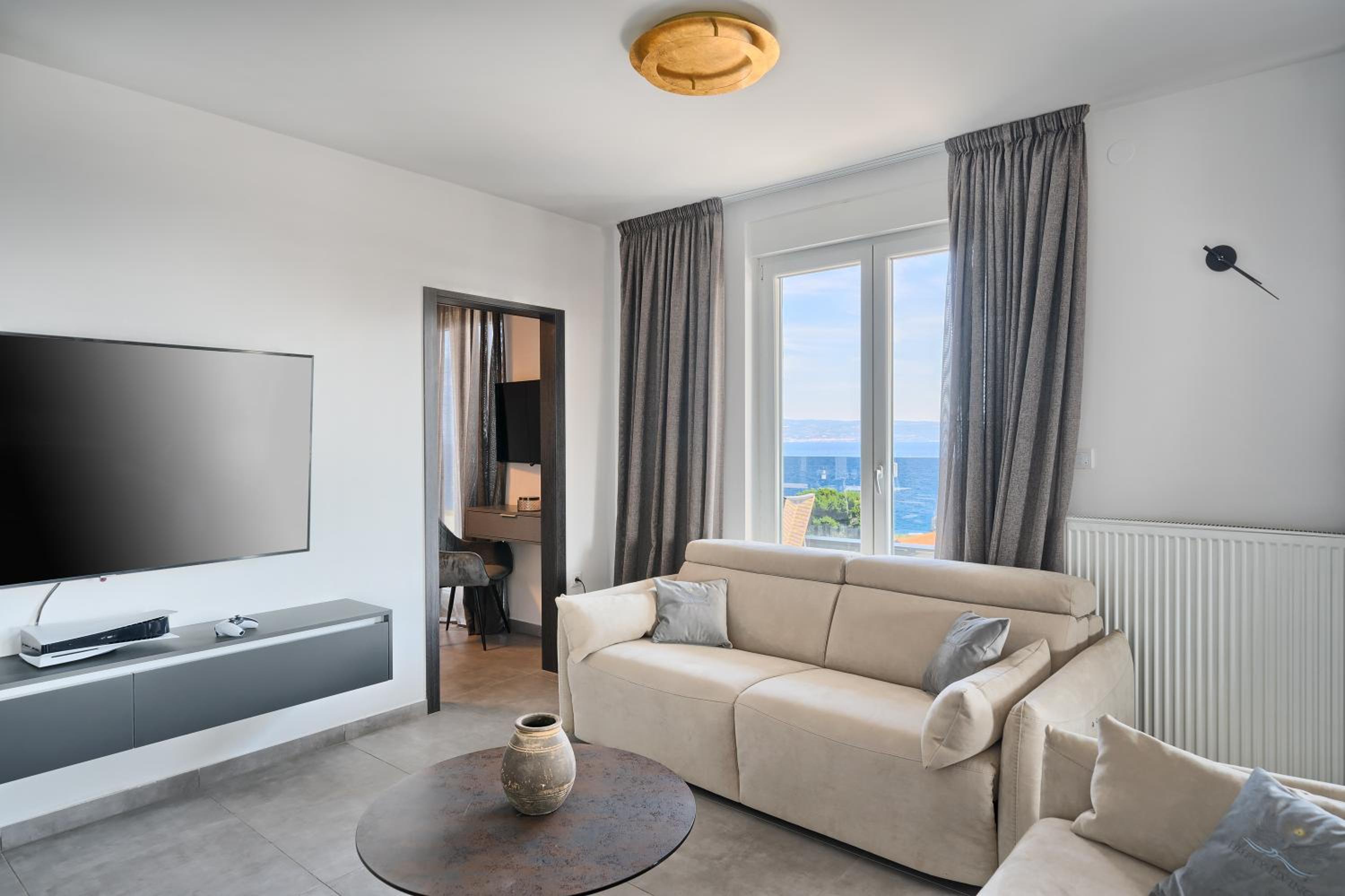 Penthouse Apartment - Photo 4