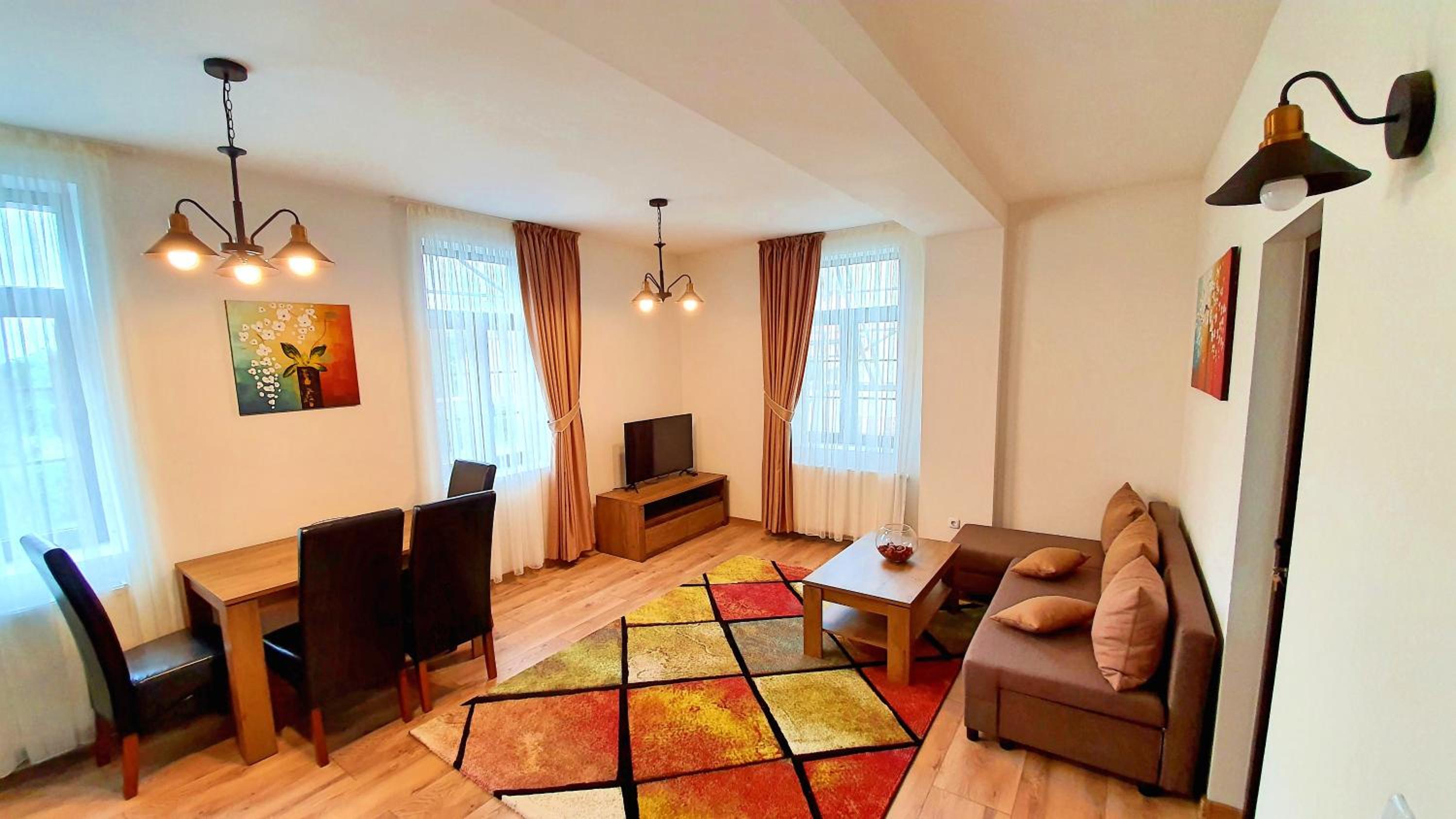 One-Bedroom Apartment - Photo 1