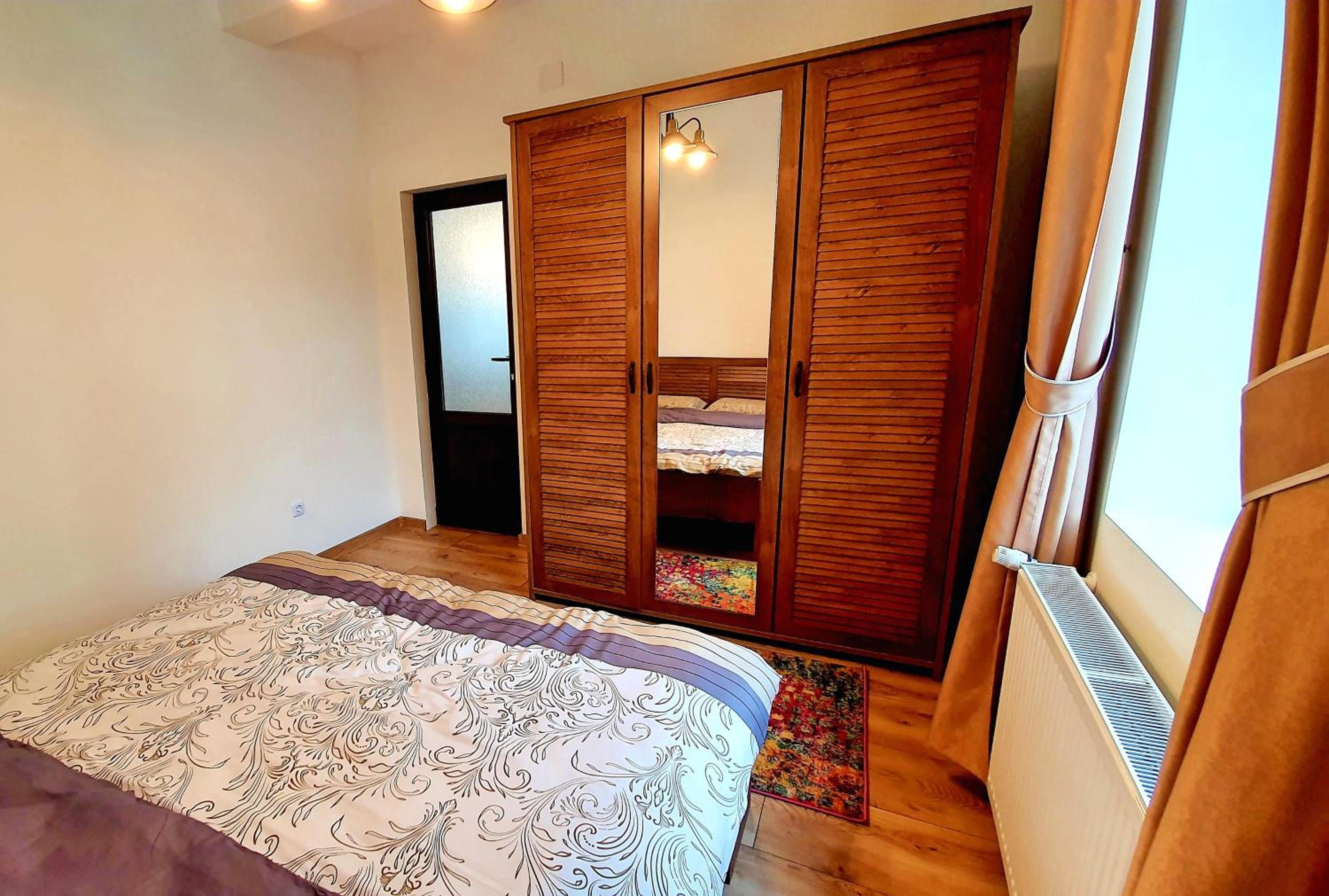 One-Bedroom Apartment - Photo 5