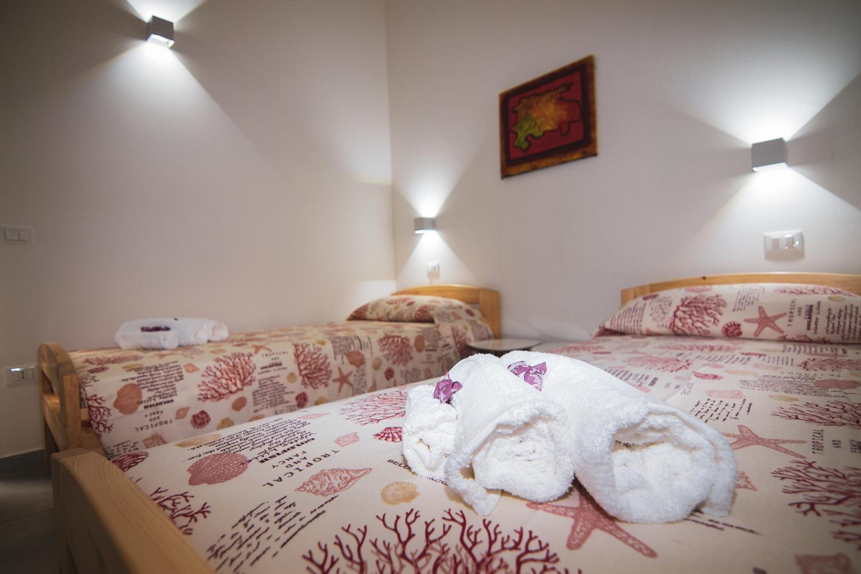 Double or Twin Room - Photo 3