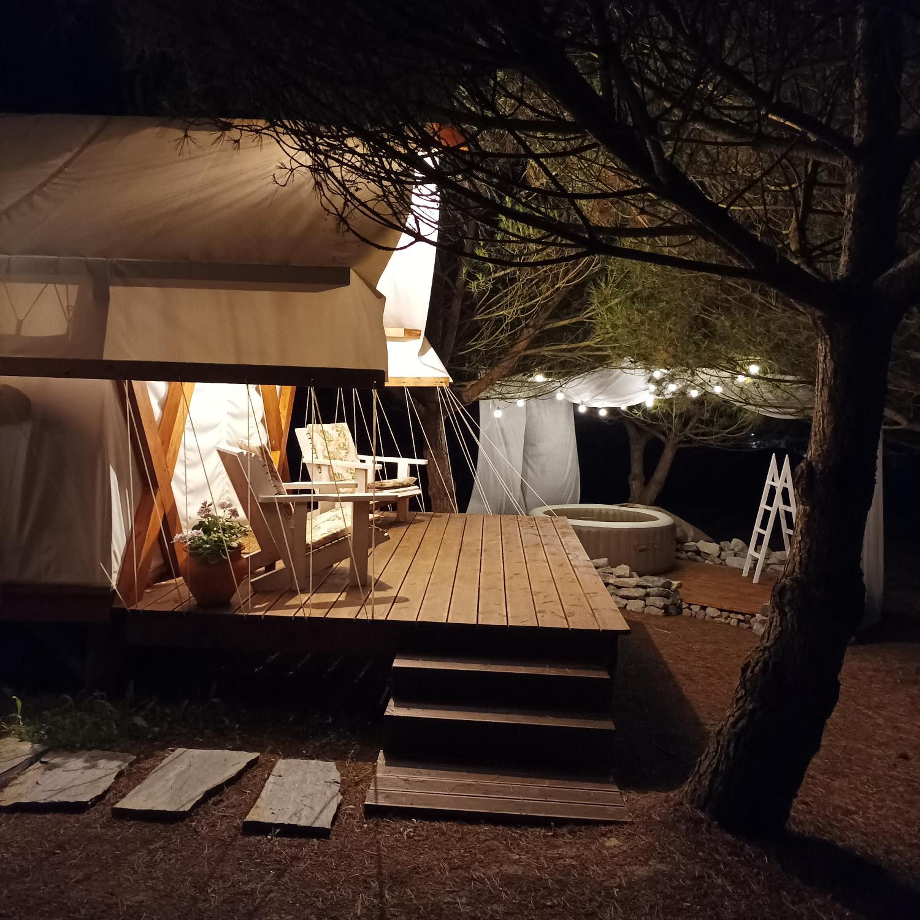 Tent - Photo 10