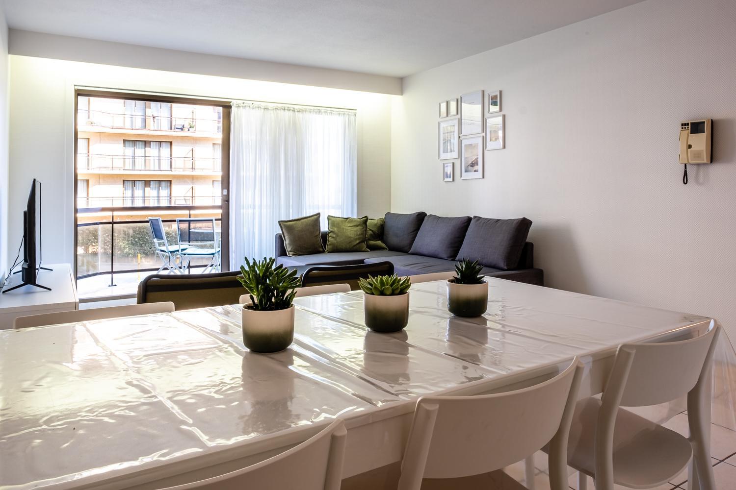 Three-Bedroom Apartment photo 1