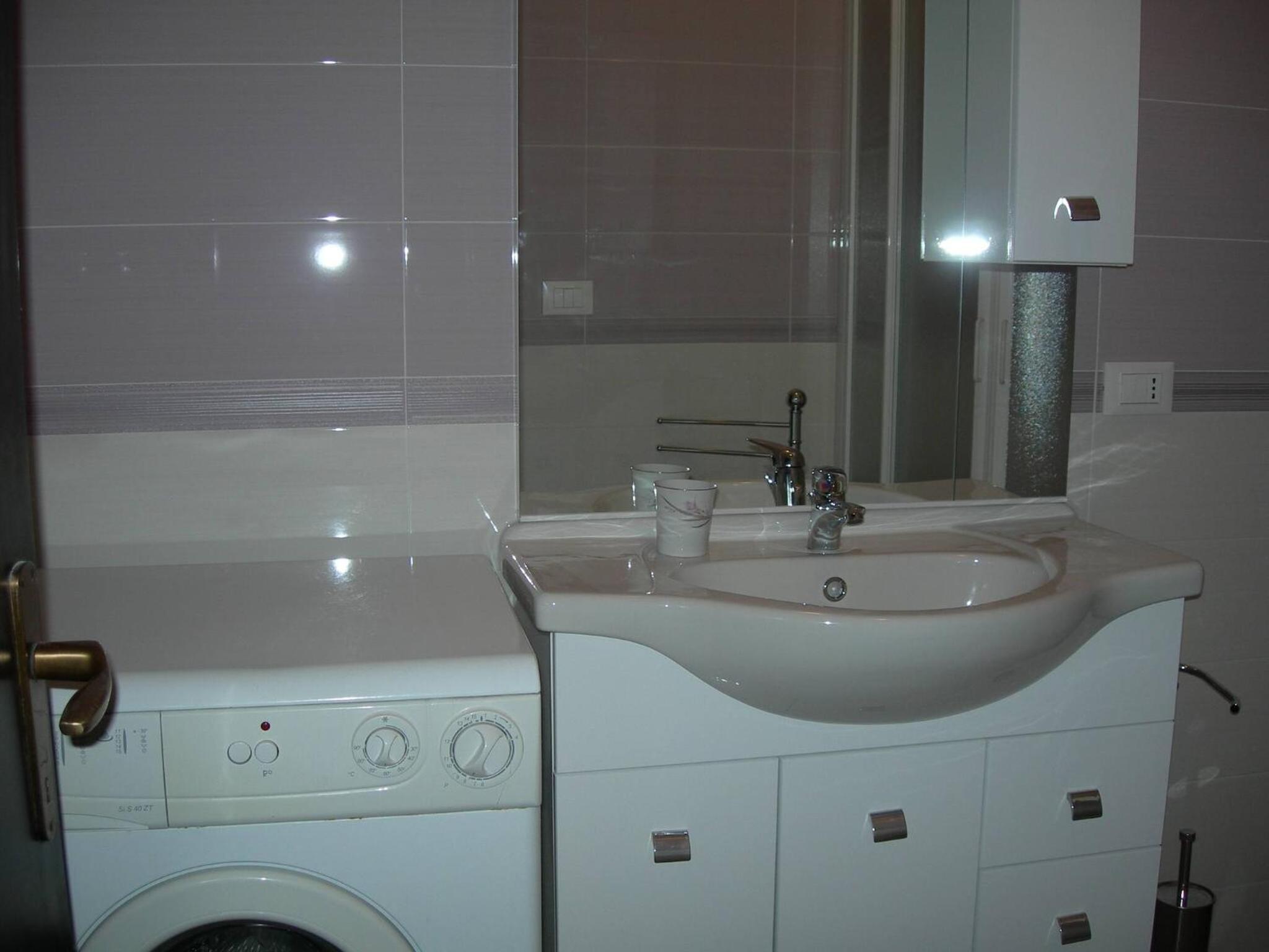Apartment photo 2