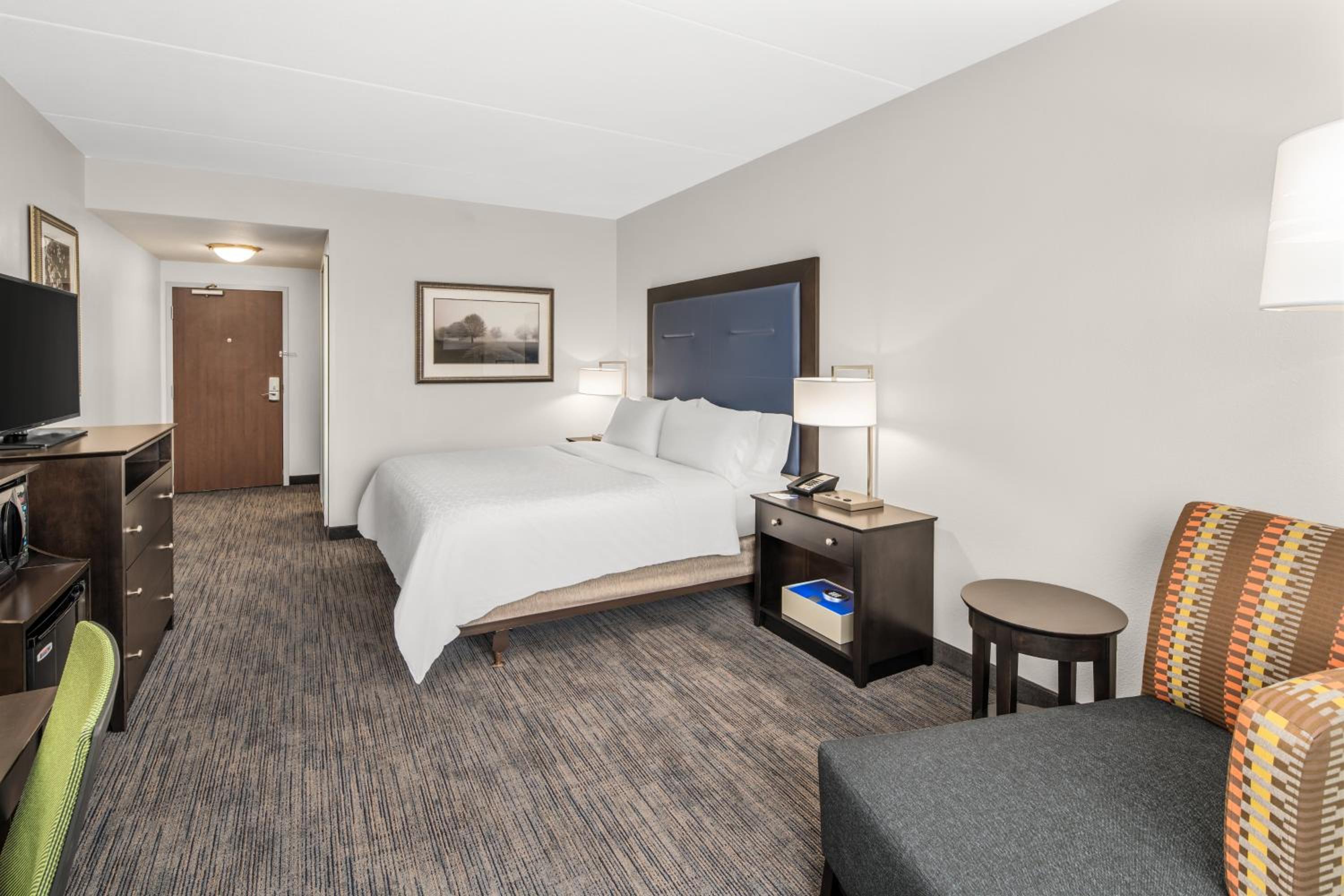 Standard King Room - Photo 3