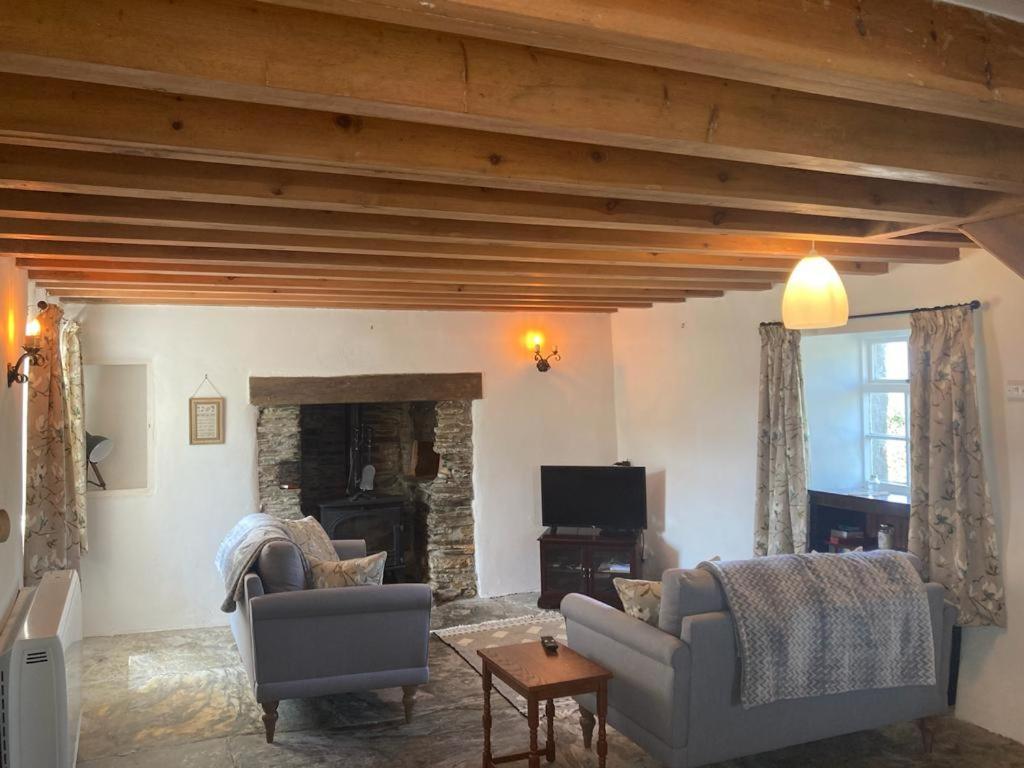 Two-Bedroom House - Photo 11