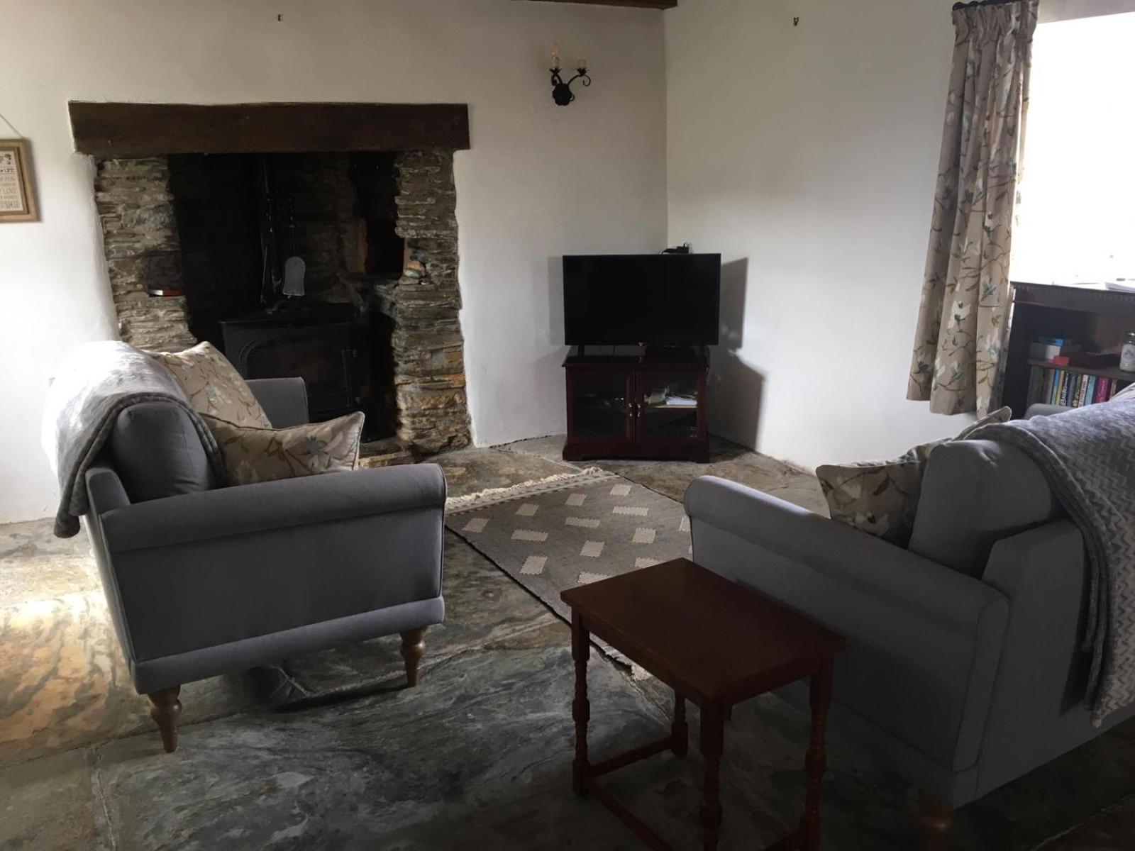 Two-Bedroom House - Photo 17