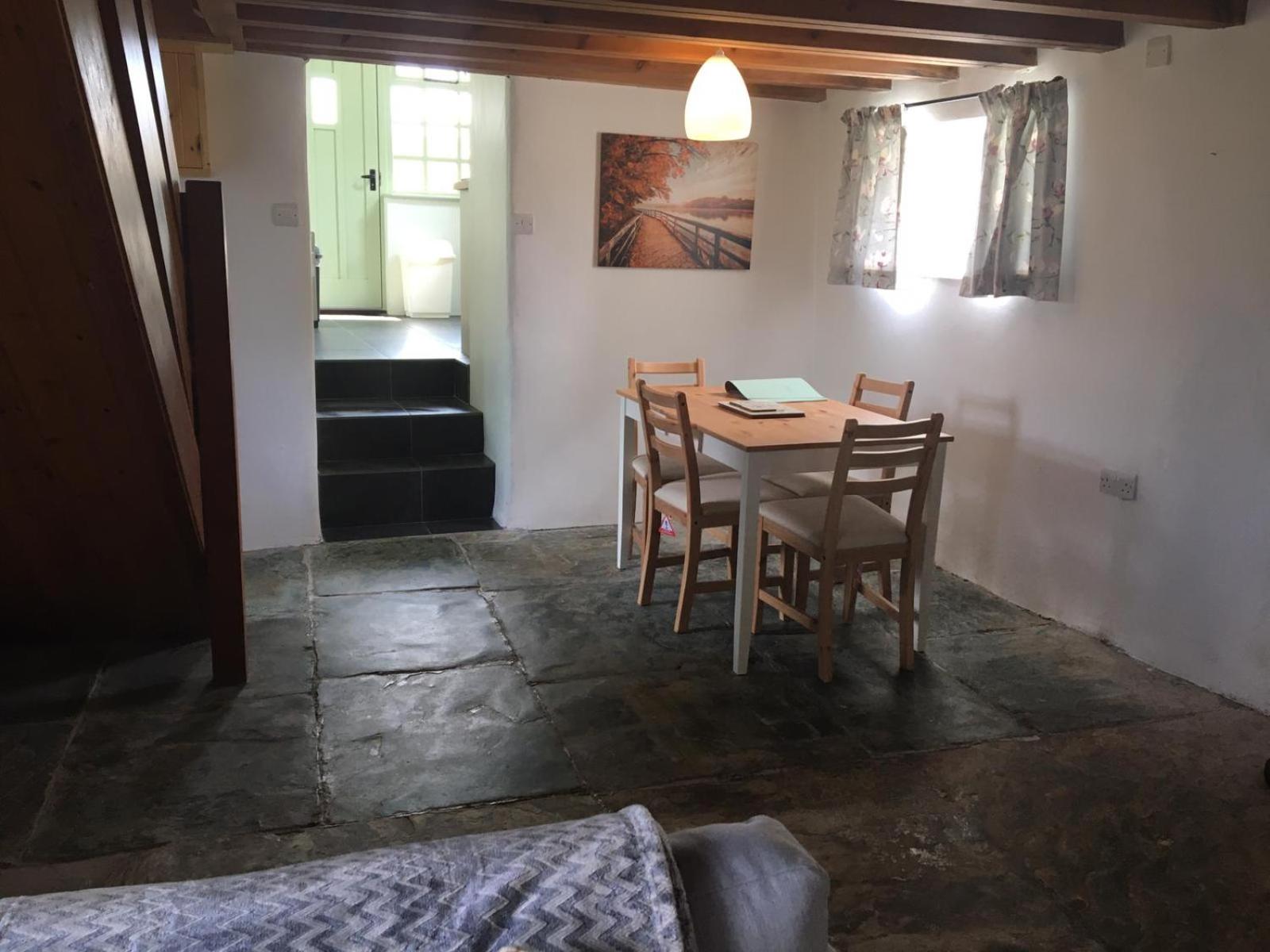 Two-Bedroom House - Photo 18