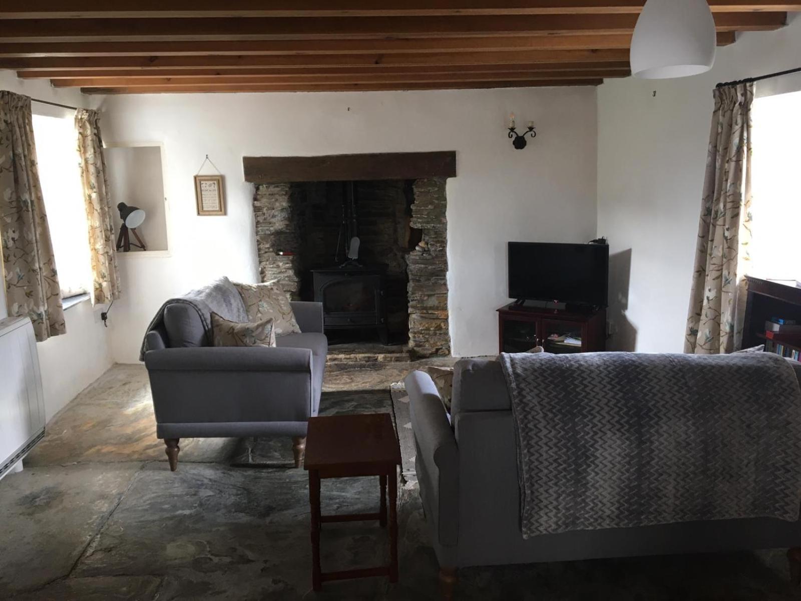 Two-Bedroom House - Photo 20