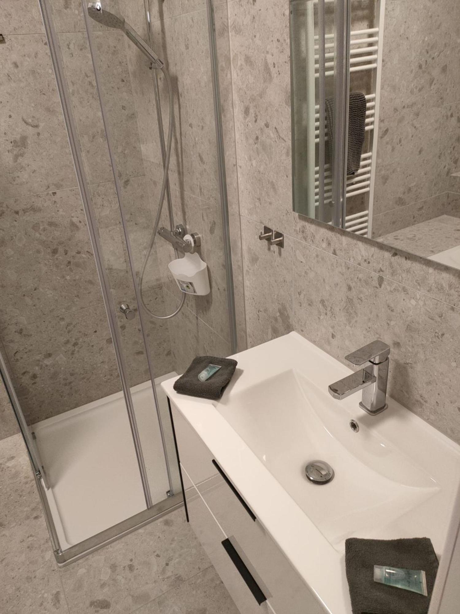 Three-Bedroom Apartment - Photo 15