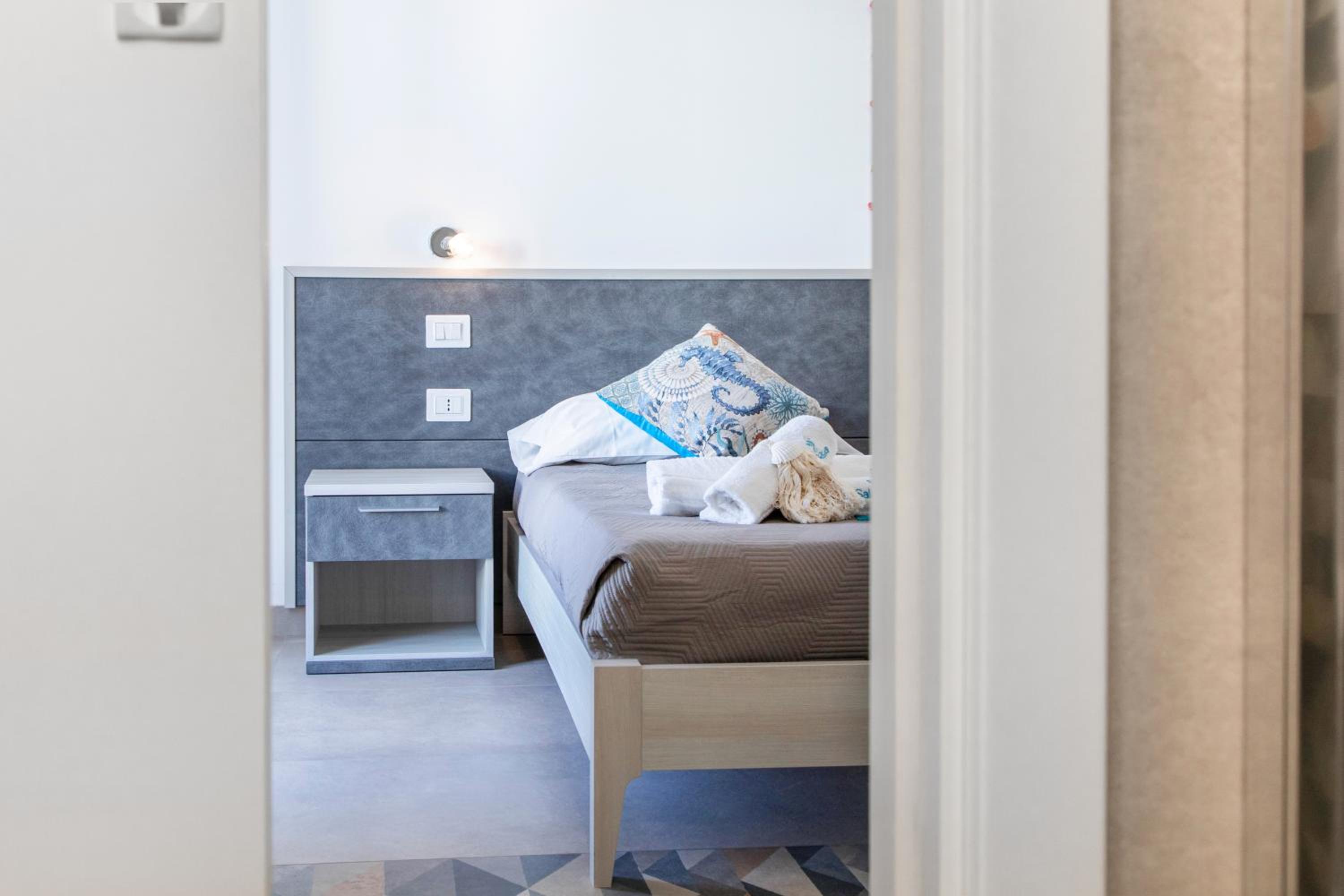 Twin Room - Photo 14