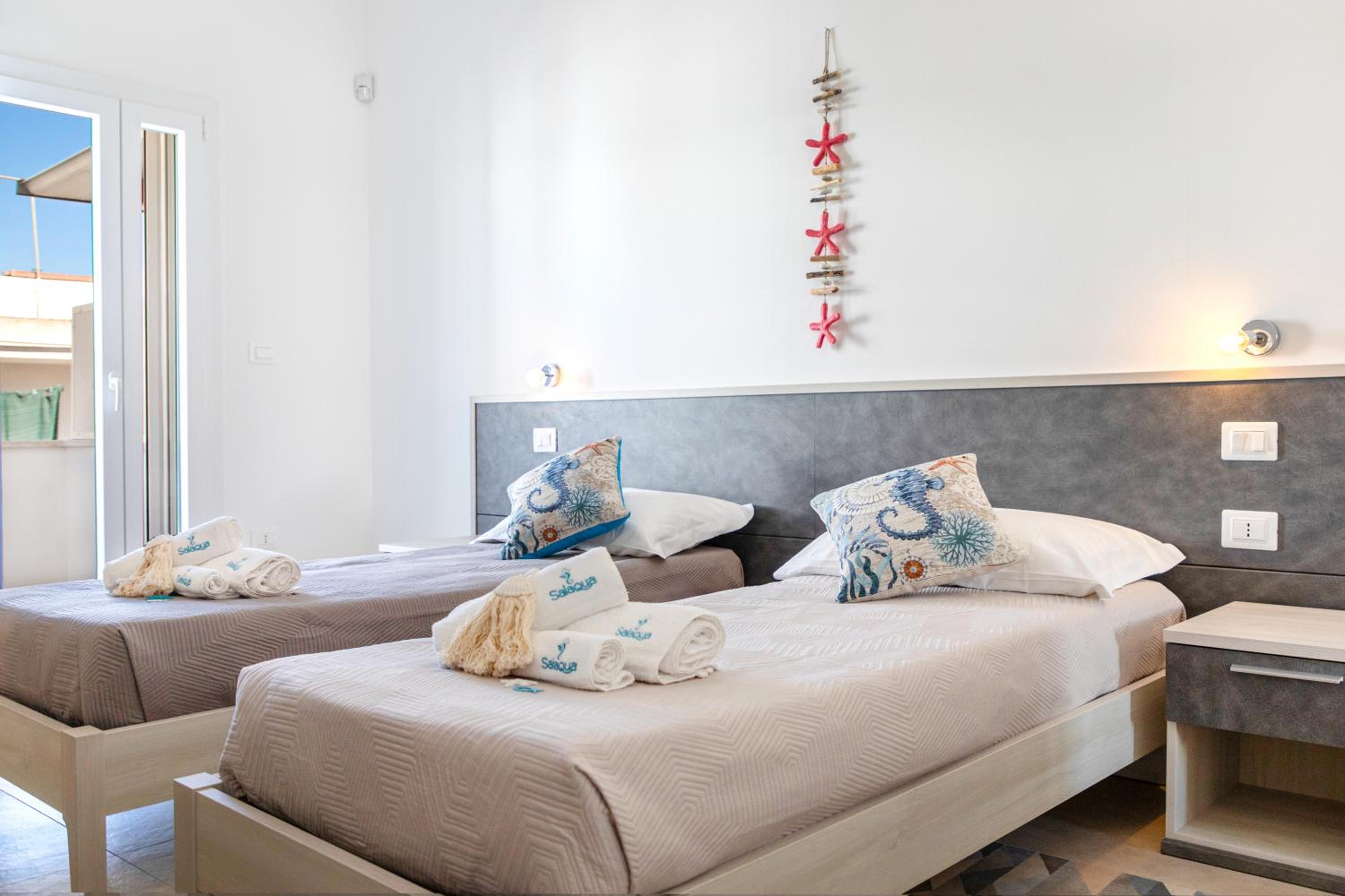 Twin Room - Photo 18