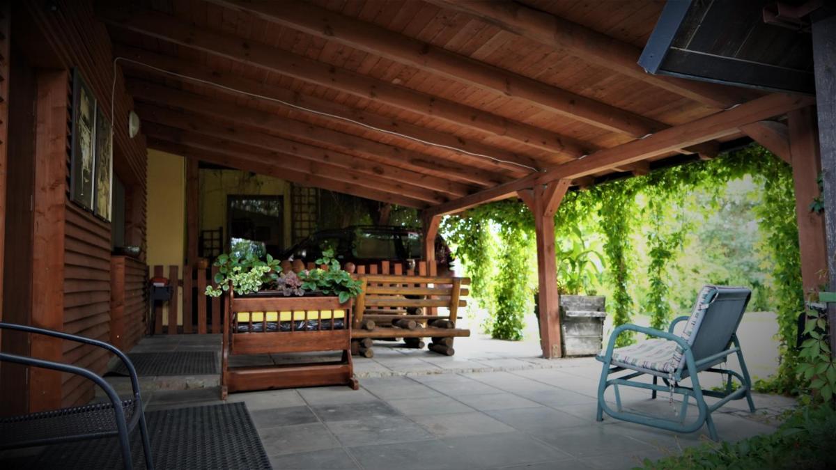 Family Room with Garden View - Photo 12