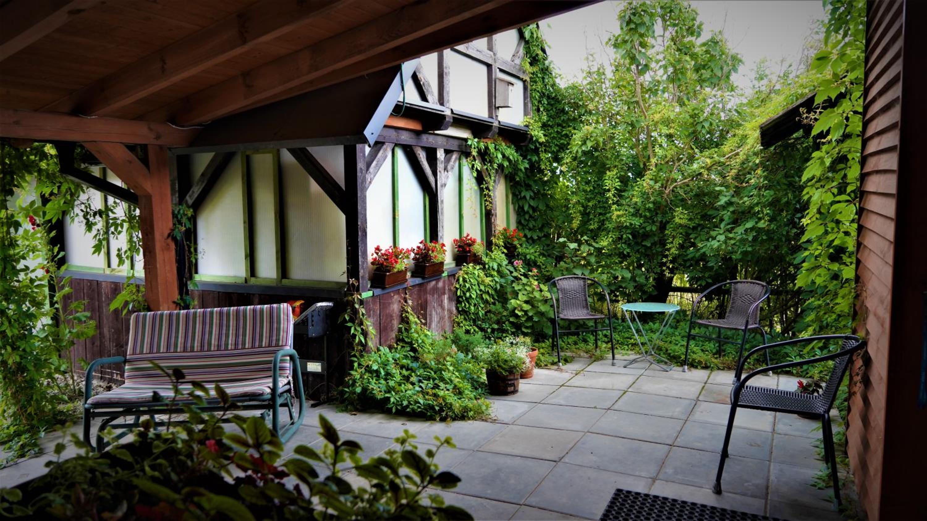 Family Room with Garden View - Photo 14