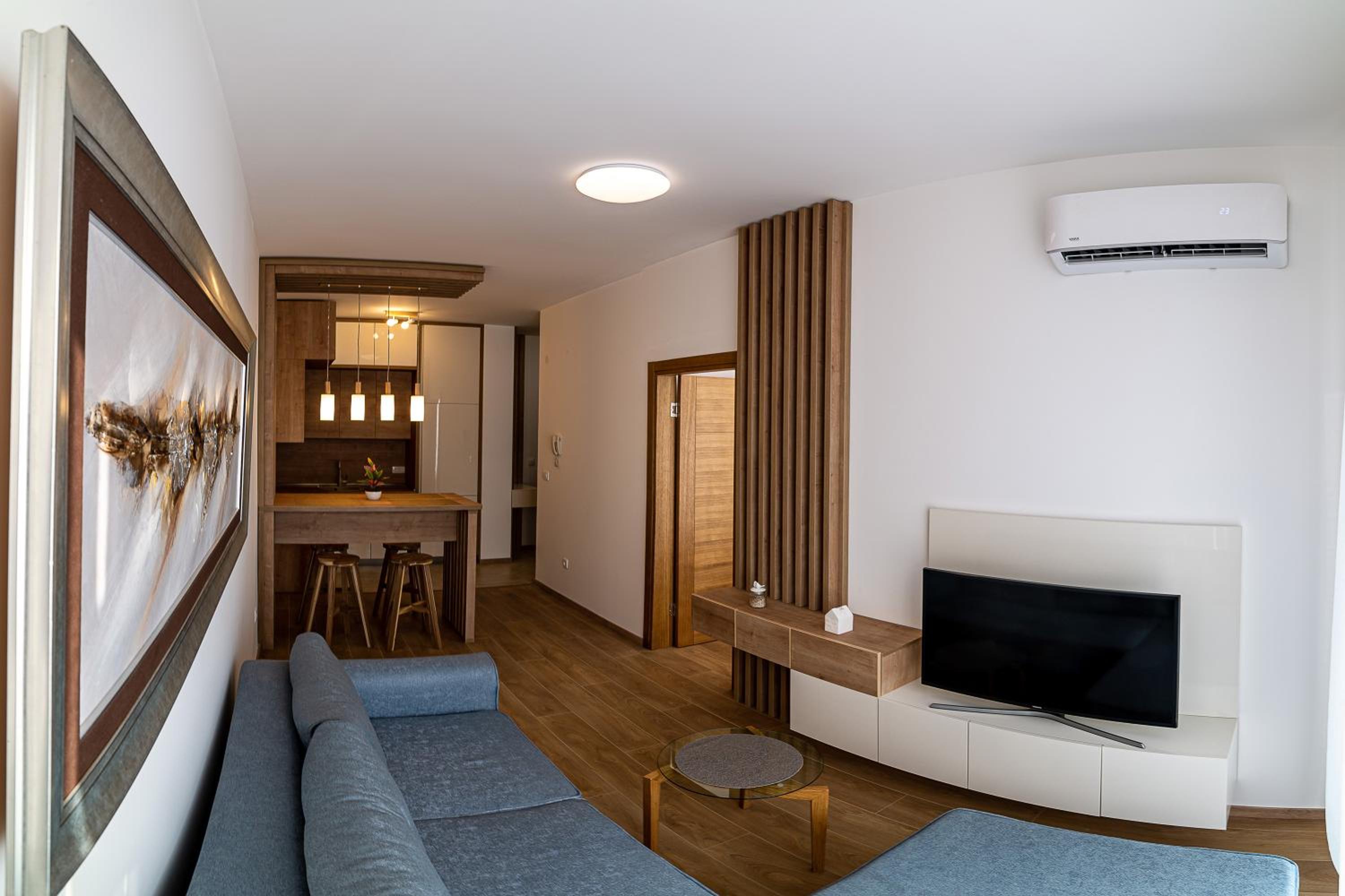 One-Bedroom Apartment