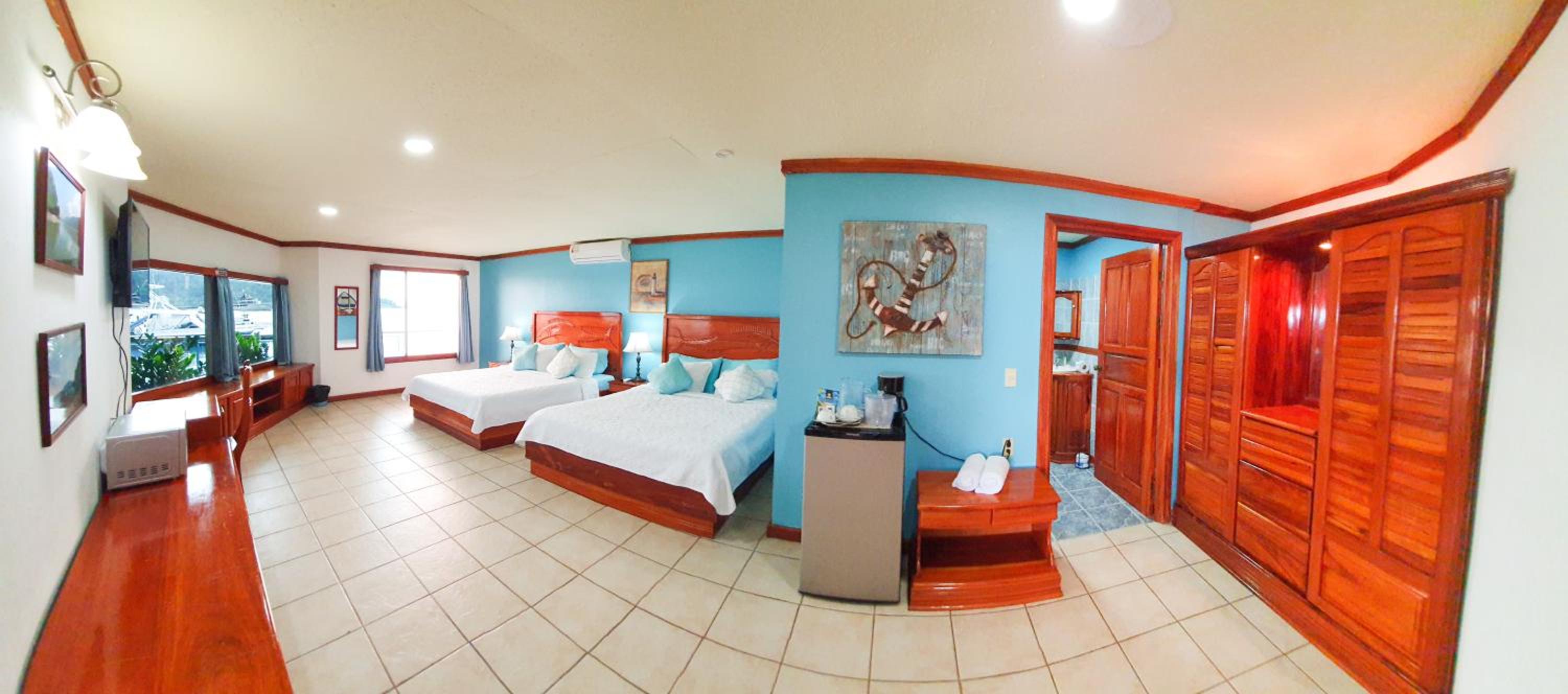 D Suite with Two Queen Beds photo 2