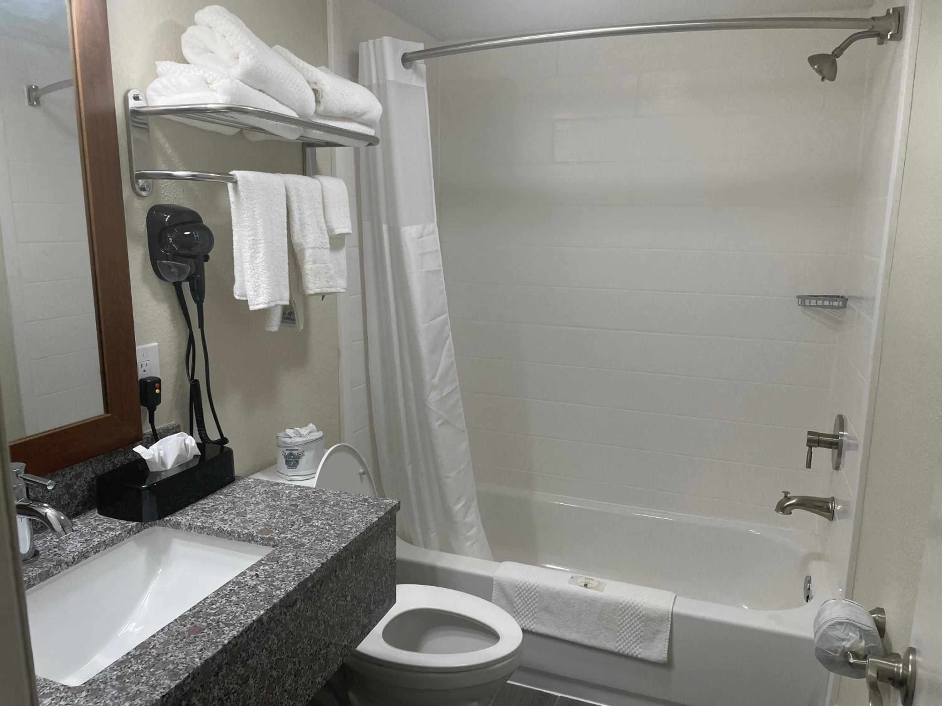 Efficiency Suite with Two Doubles - Non Smoking photo 2