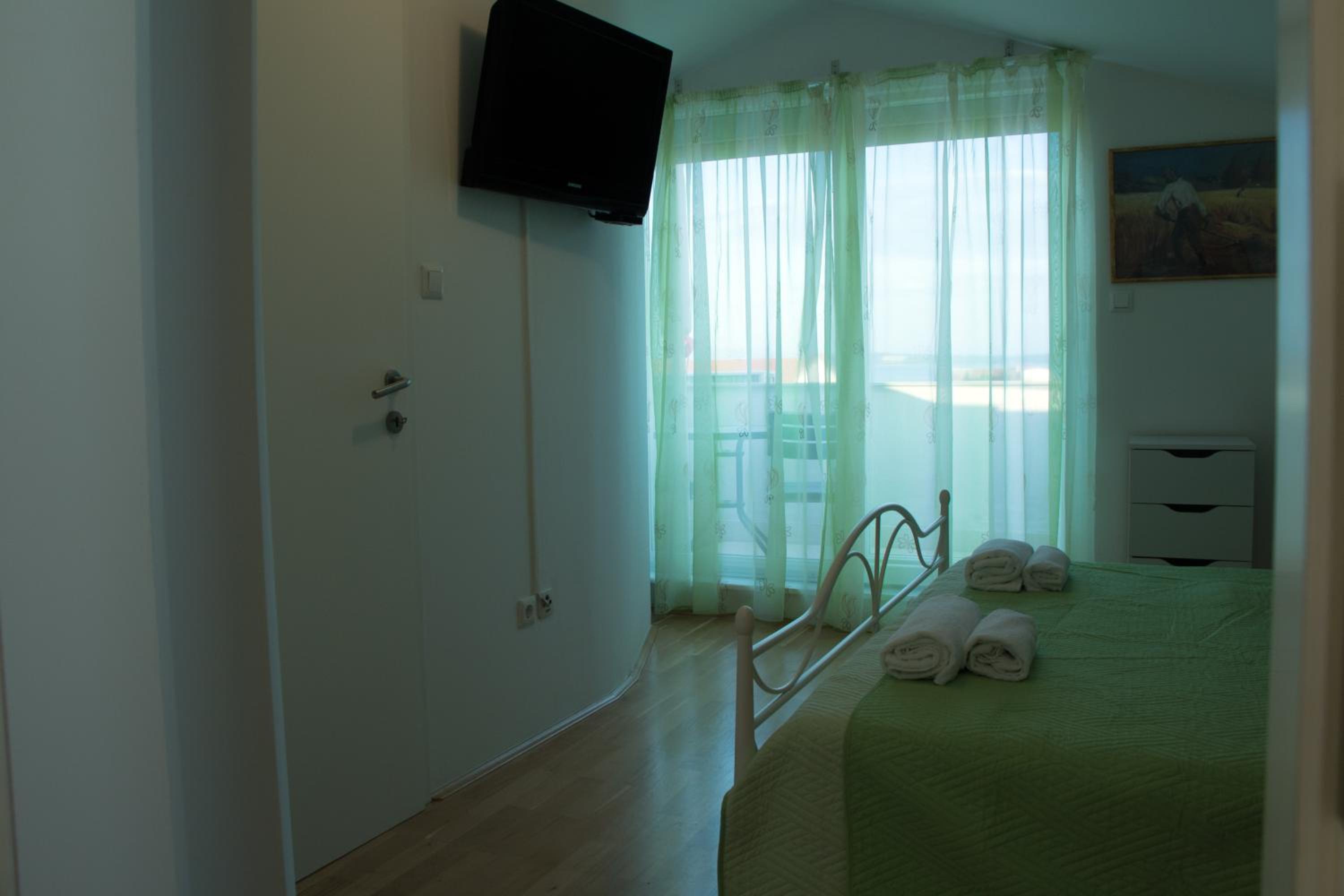 Two-Bedroom Apartment - Photo 19