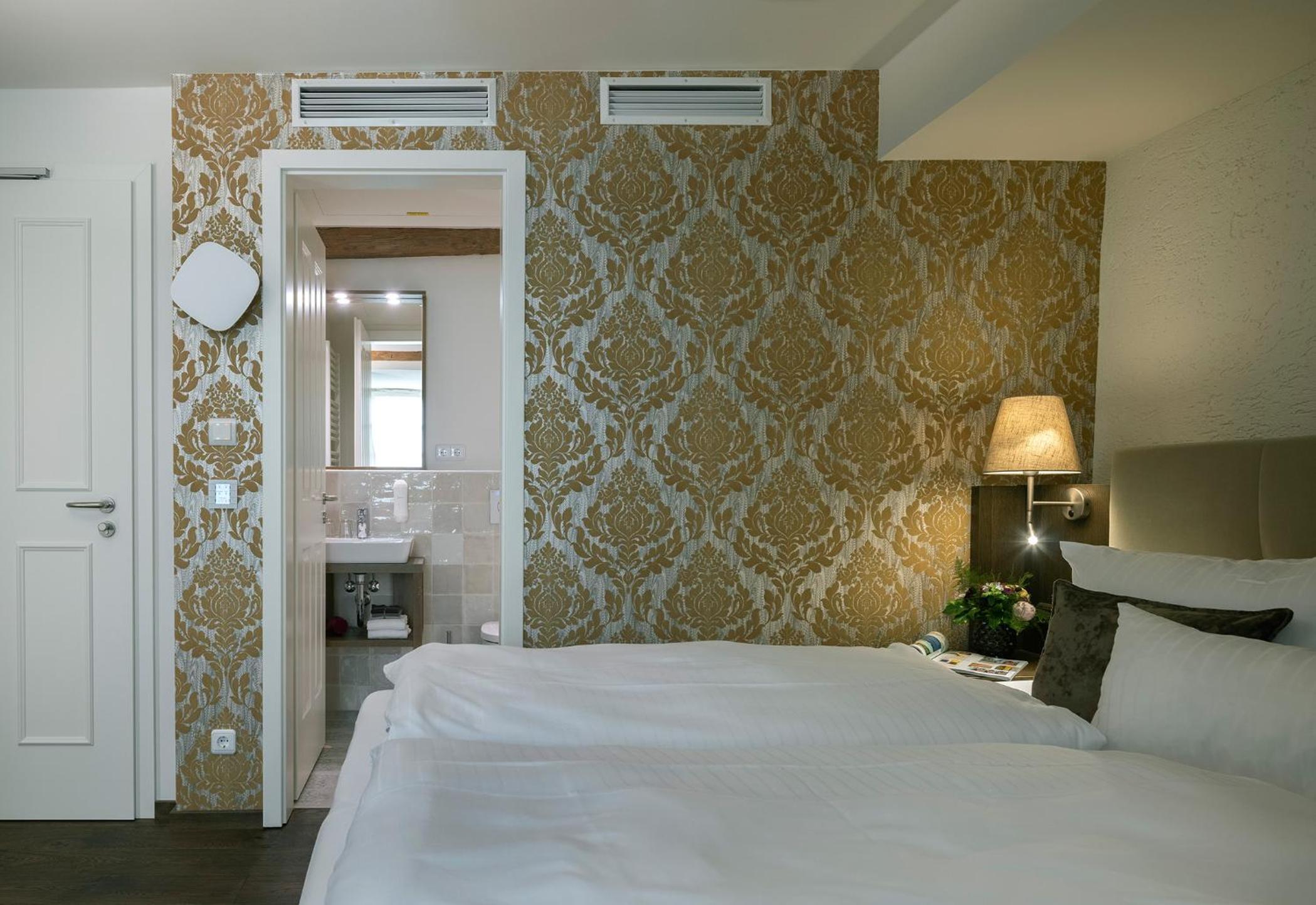 Double Room - Photo 5