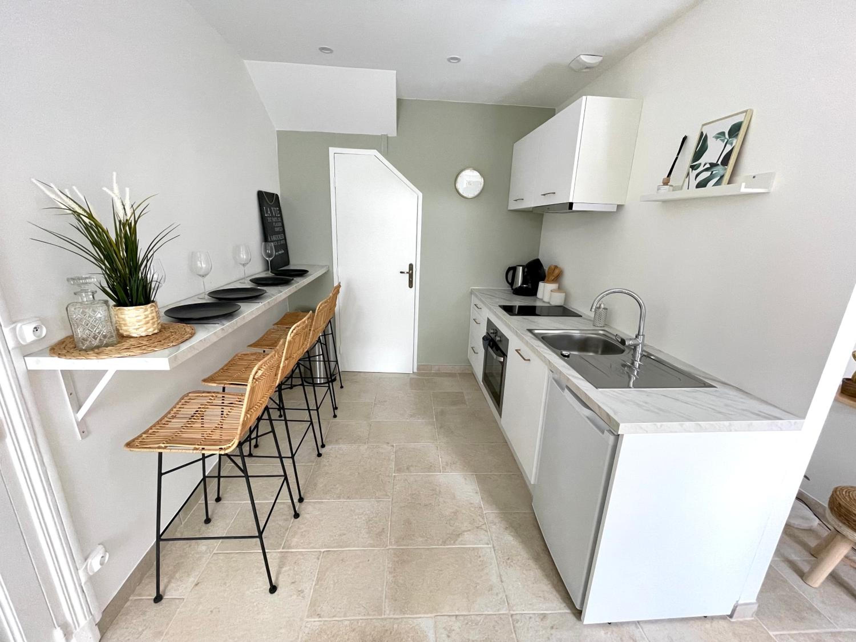 One-Bedroom Apartment - Photo 10