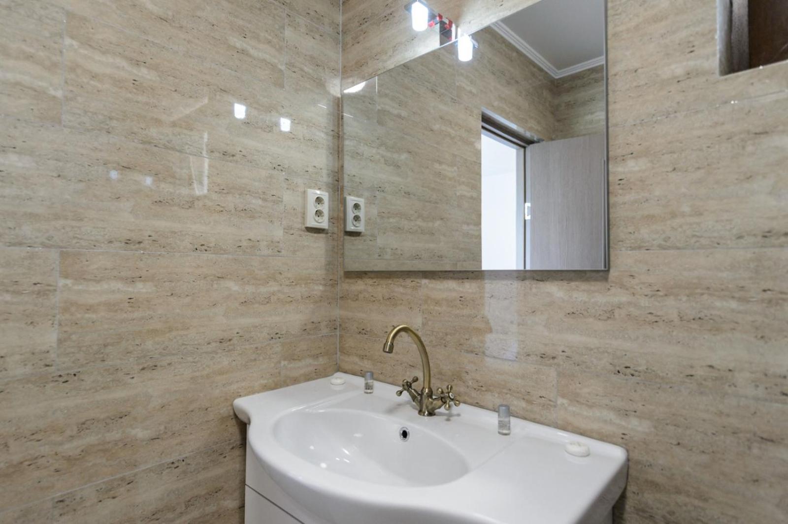 Basic Triple Room photo 3