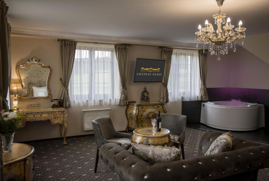 King Room with Spa Bath - Photo 3