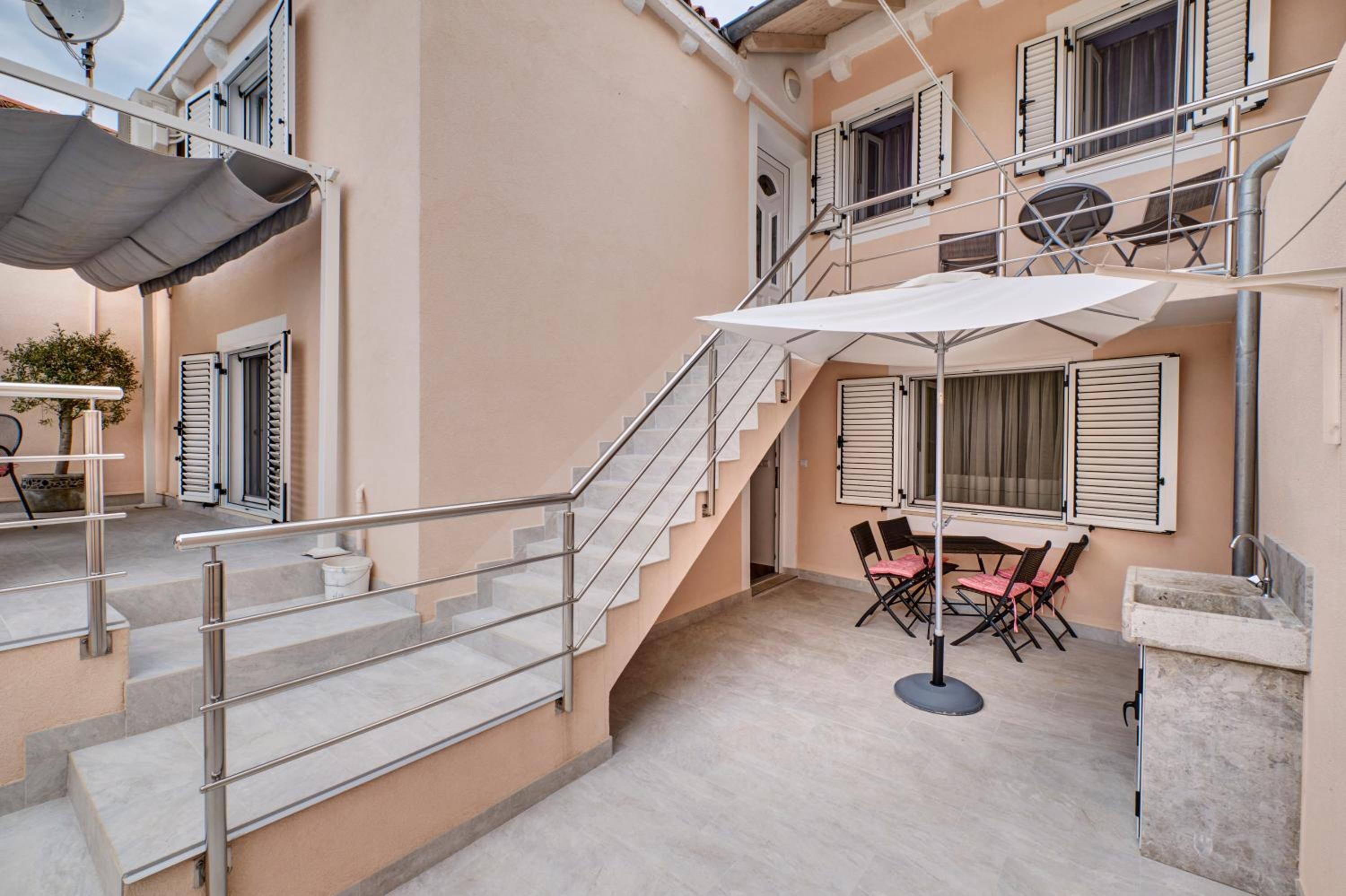 Apartment - Ground Floor photo 3