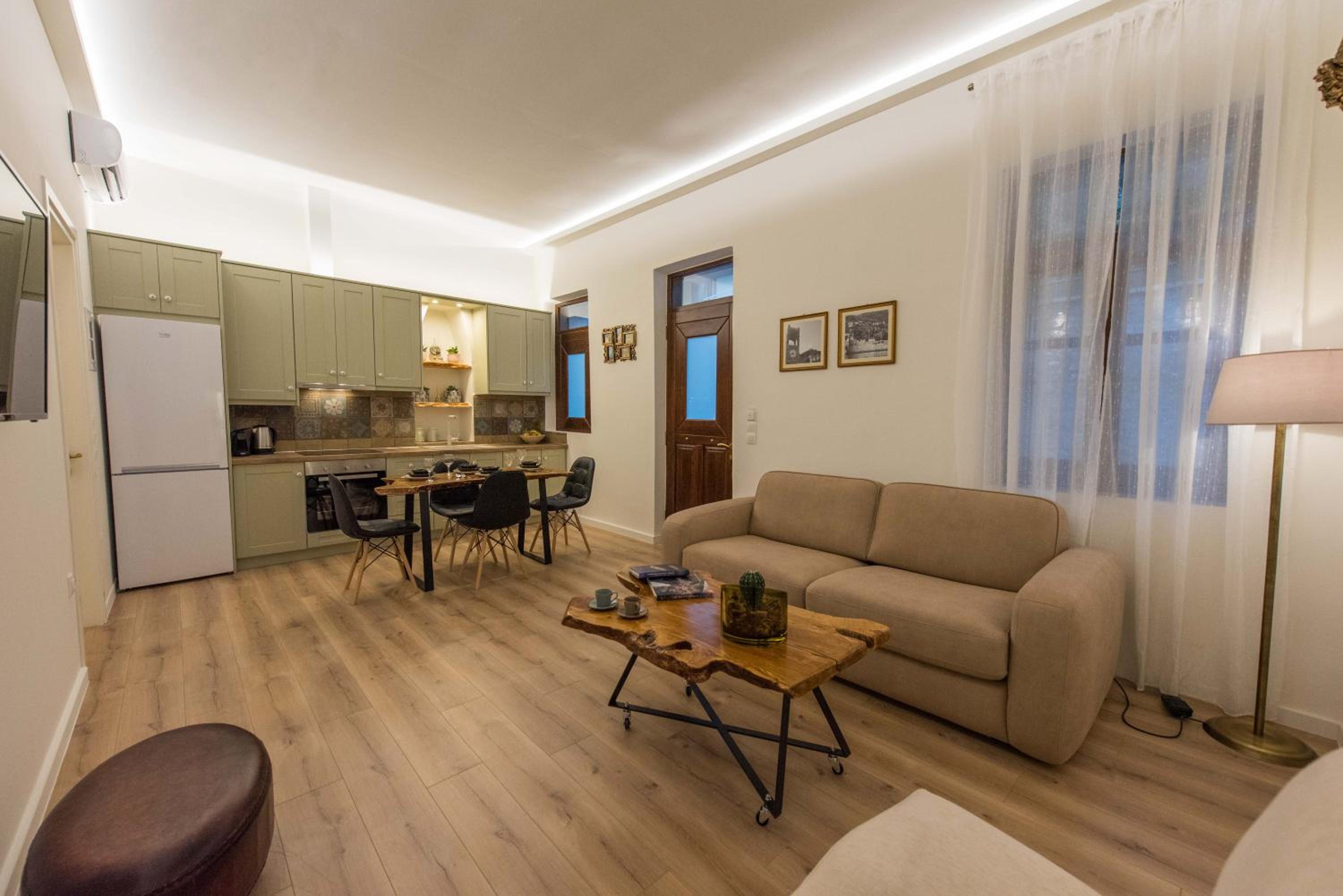 Studio Apartment - Photo 4