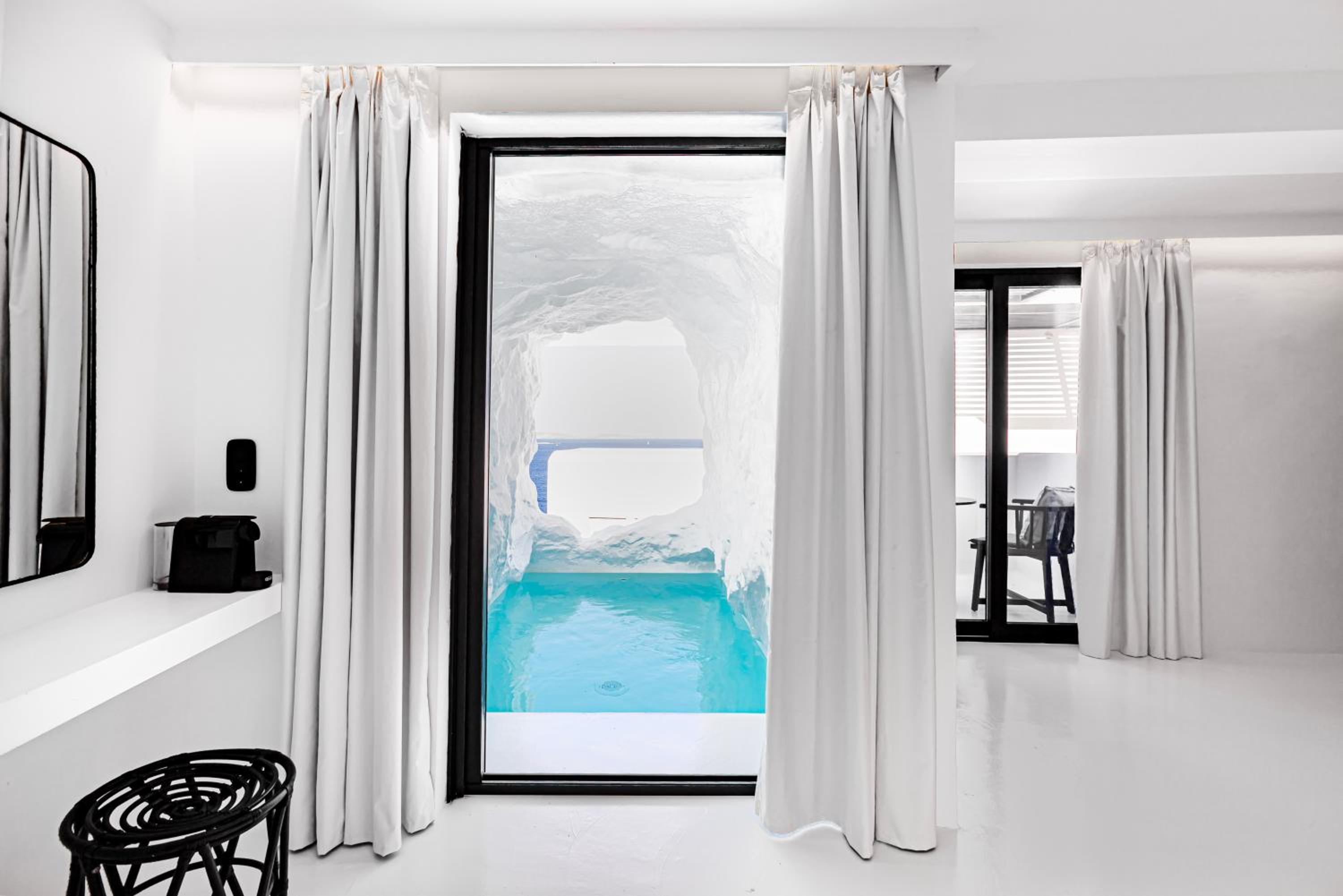 Budget Double with Private Cave Pool photo 2
