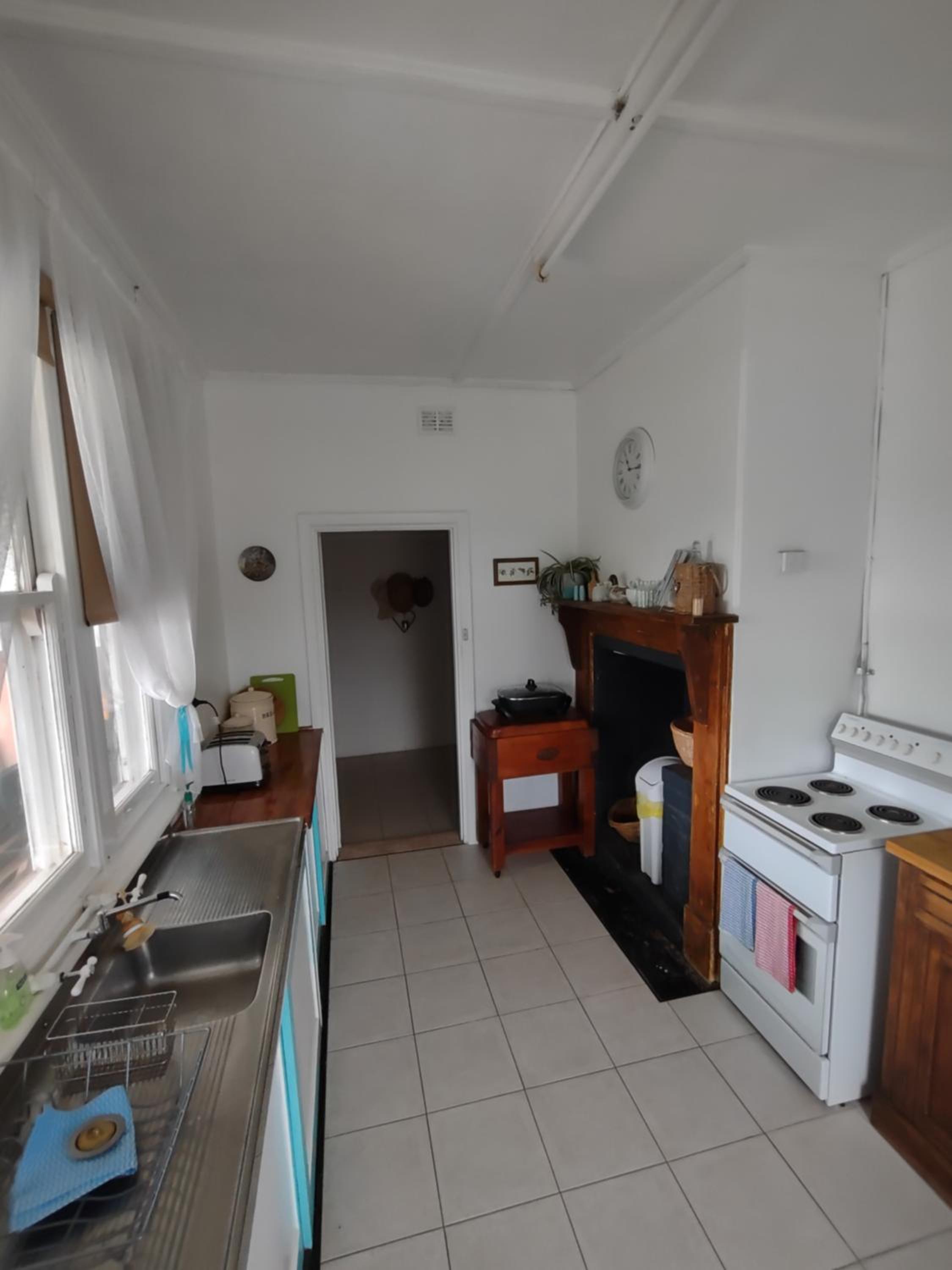 Four-Bedroom House photo 2