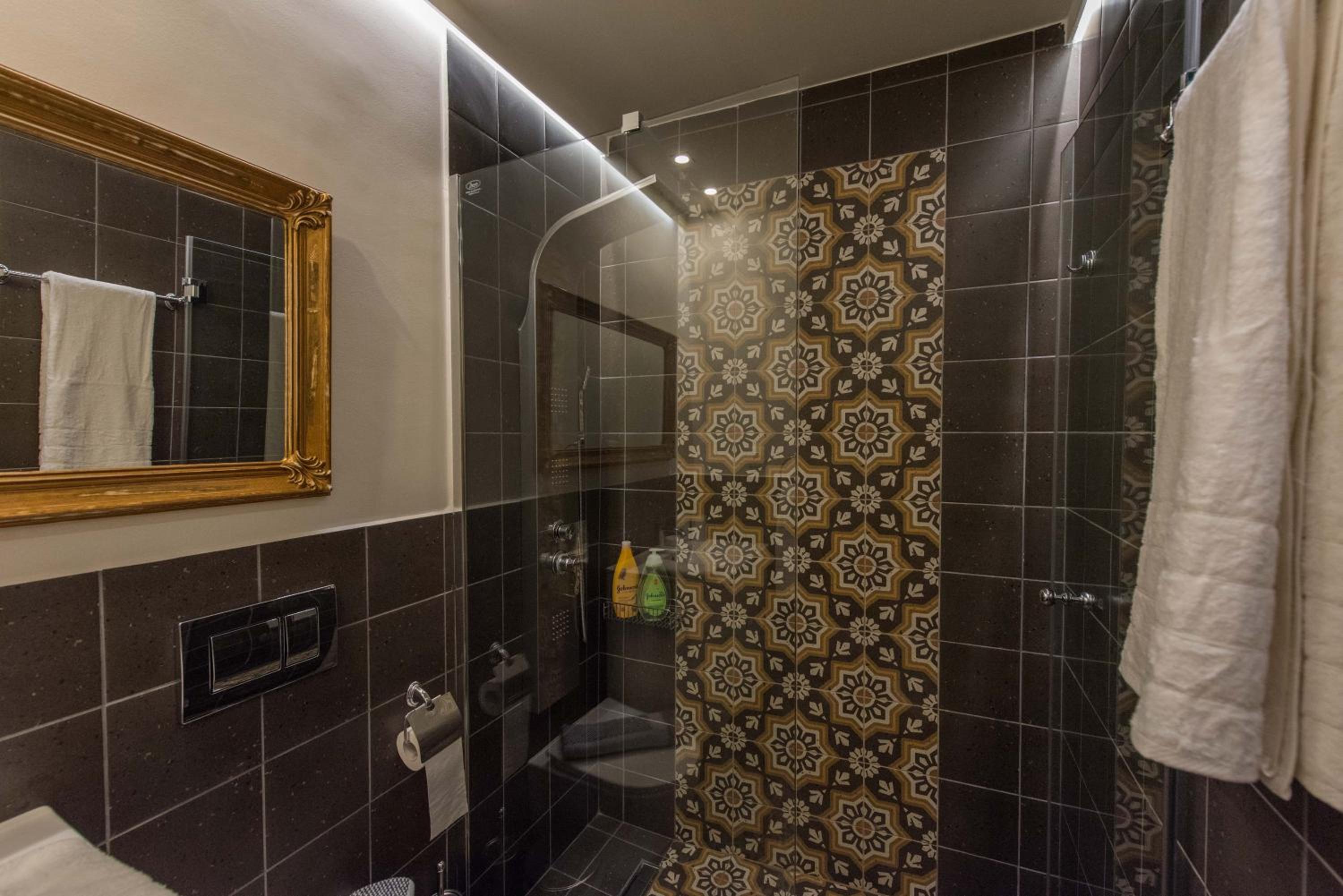 Studio Apartment - Photo 19