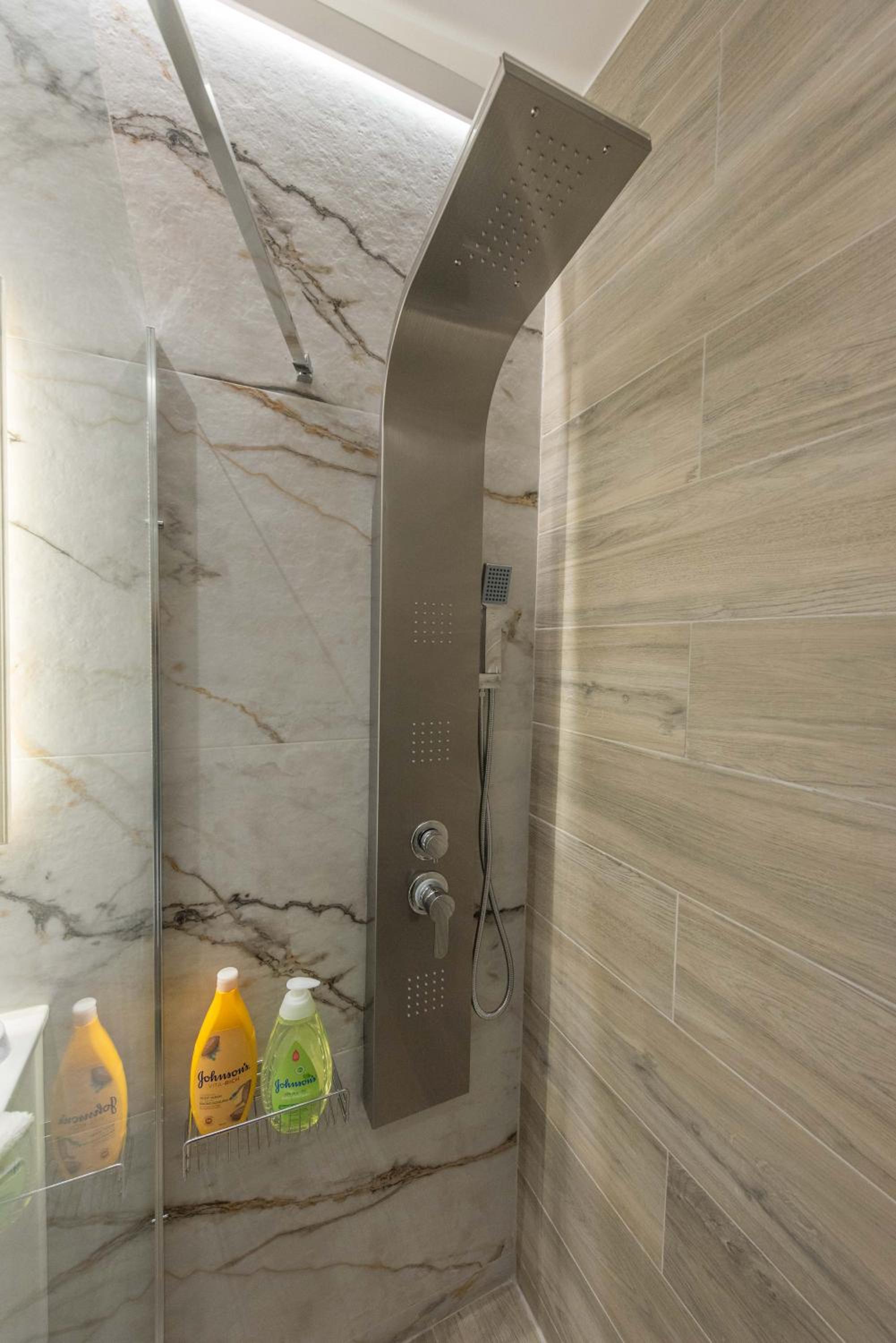 Studio Apartment - Photo 27