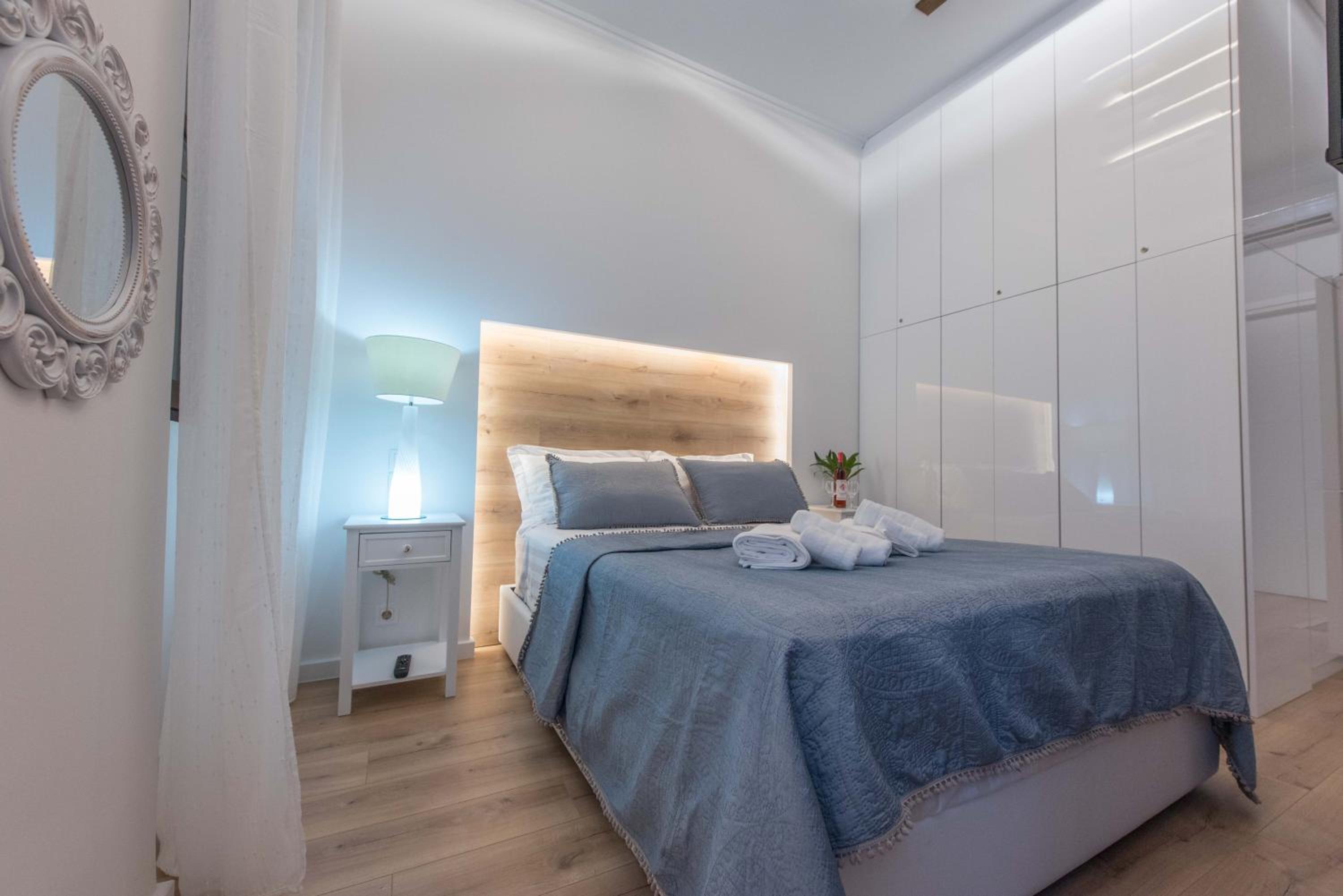 Studio Apartment - Photo 15