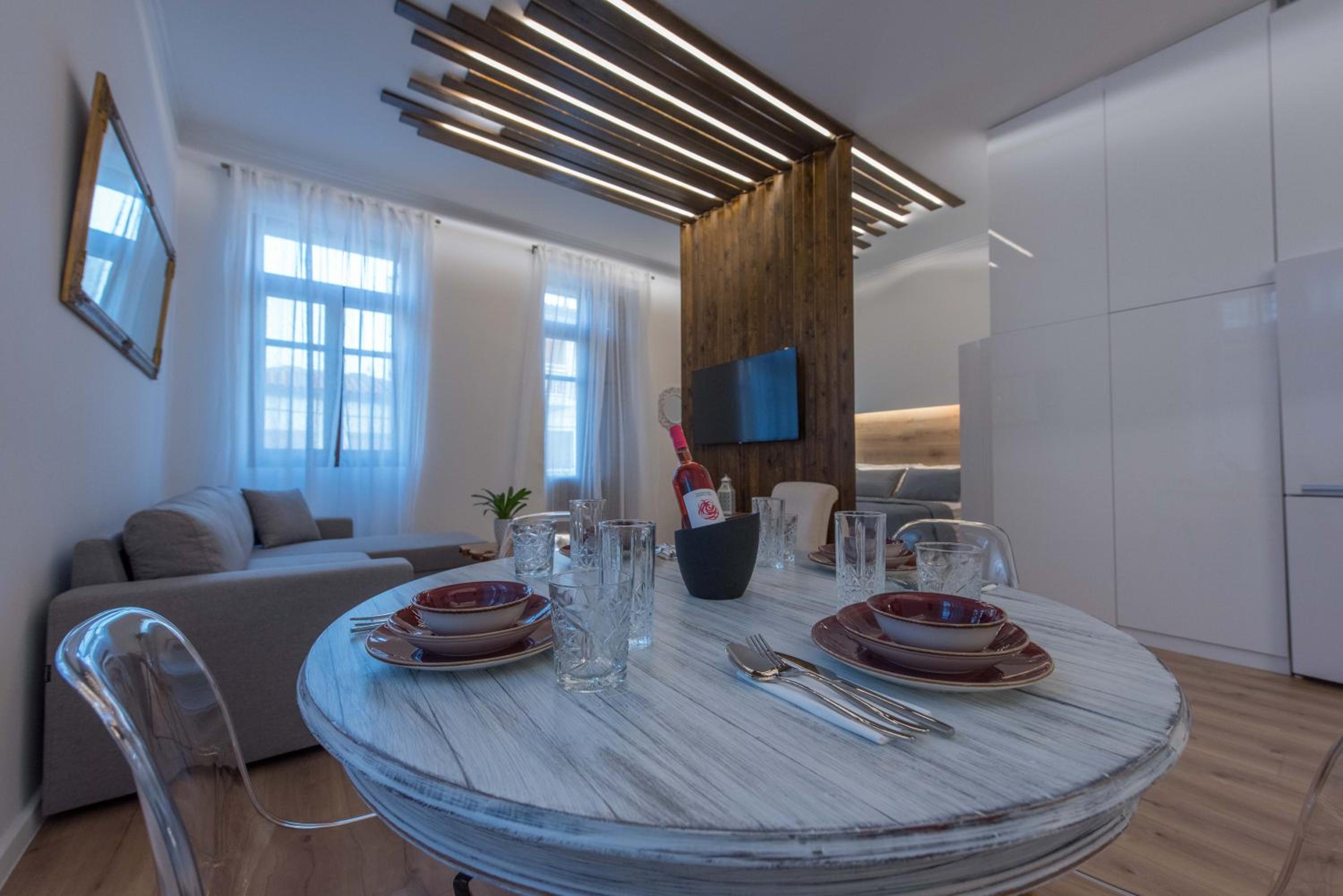 Studio Apartment - Photo 4