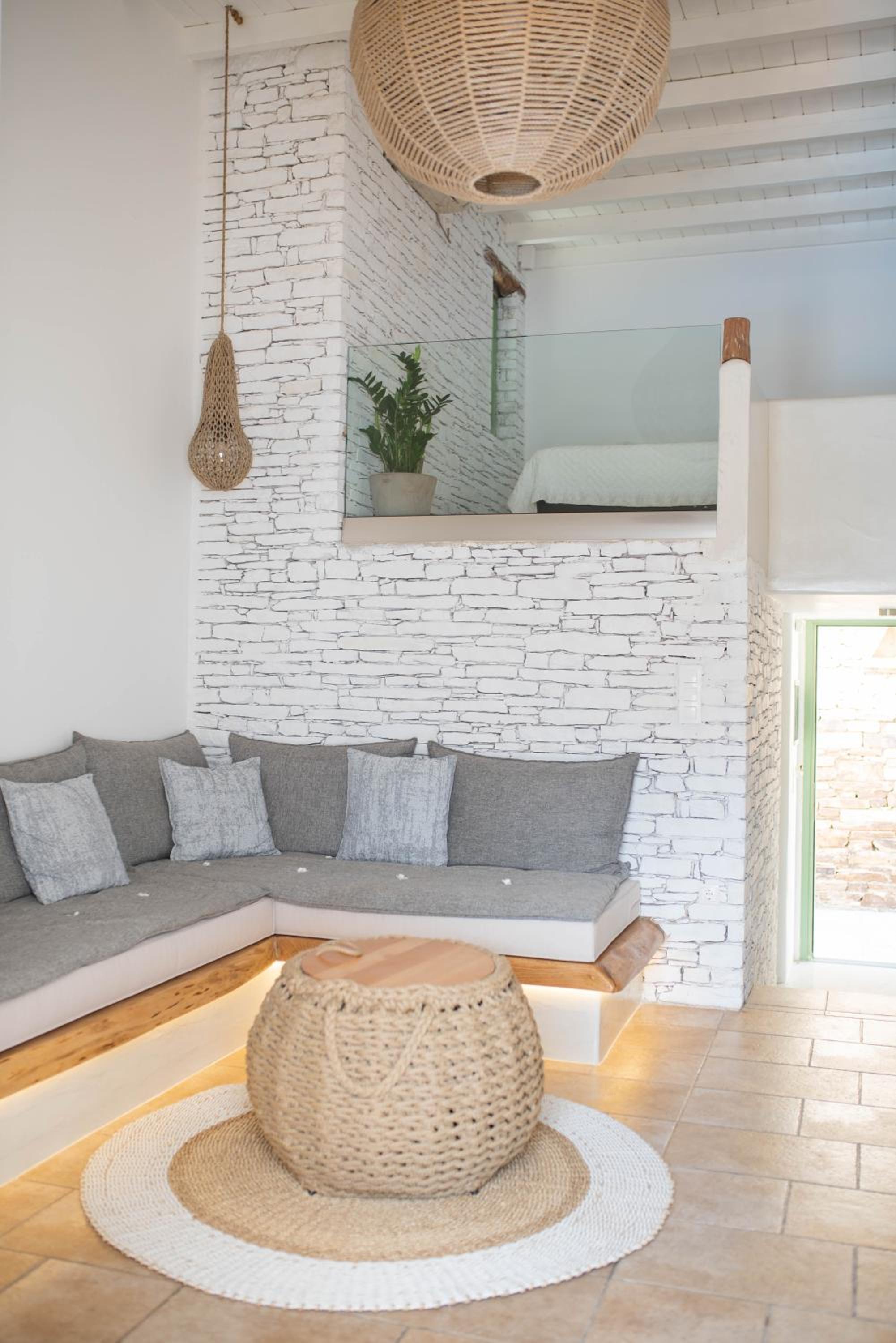 Executive Maisonette with Private Pool and Sea View - Photo 22