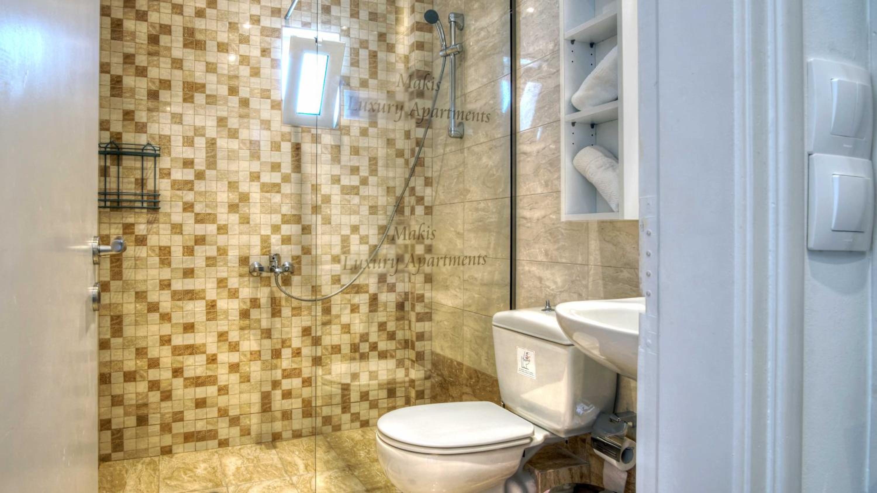 Deluxe Double Room with Balcony photo 3