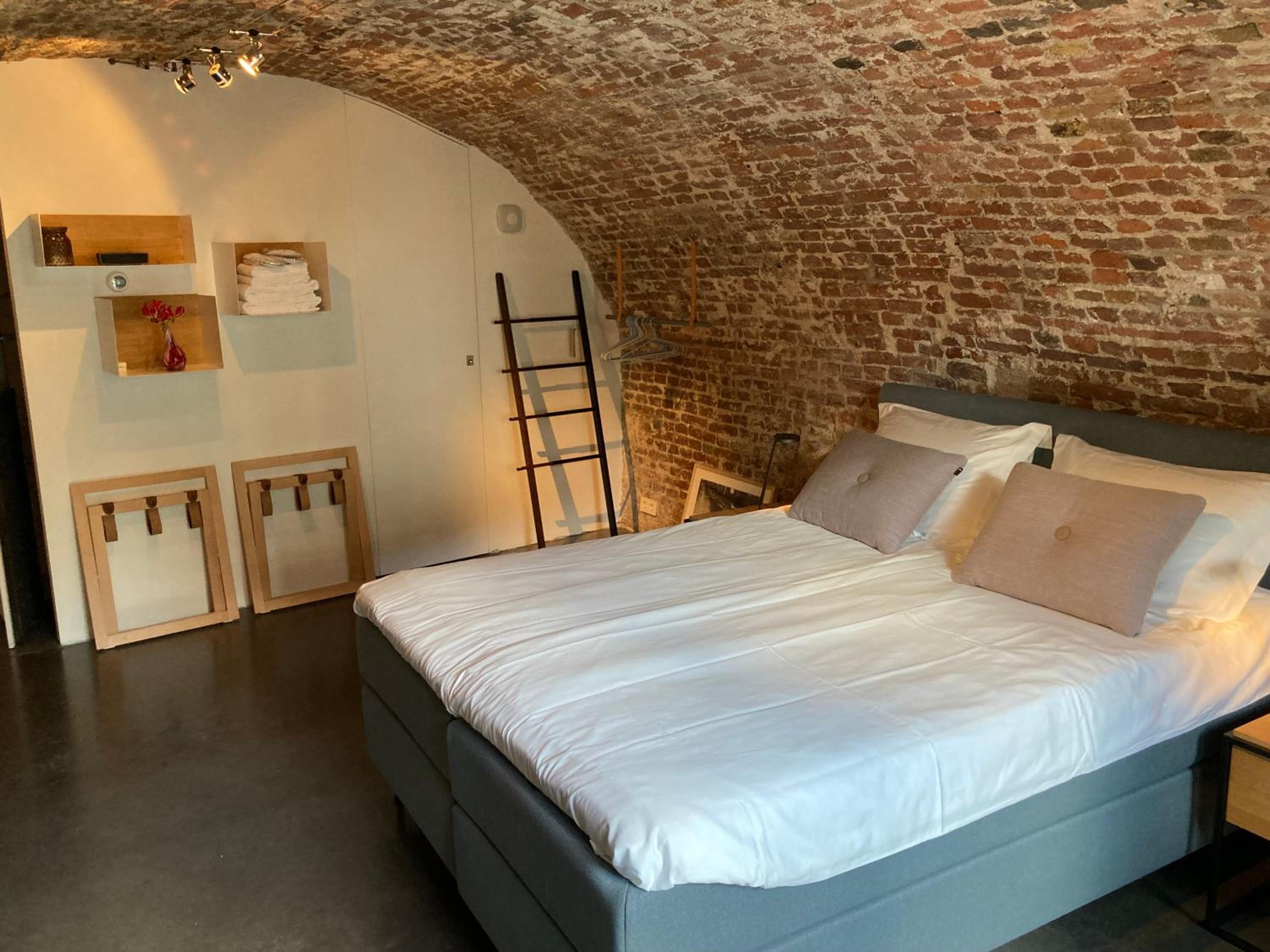 Studio Apartment photo 3