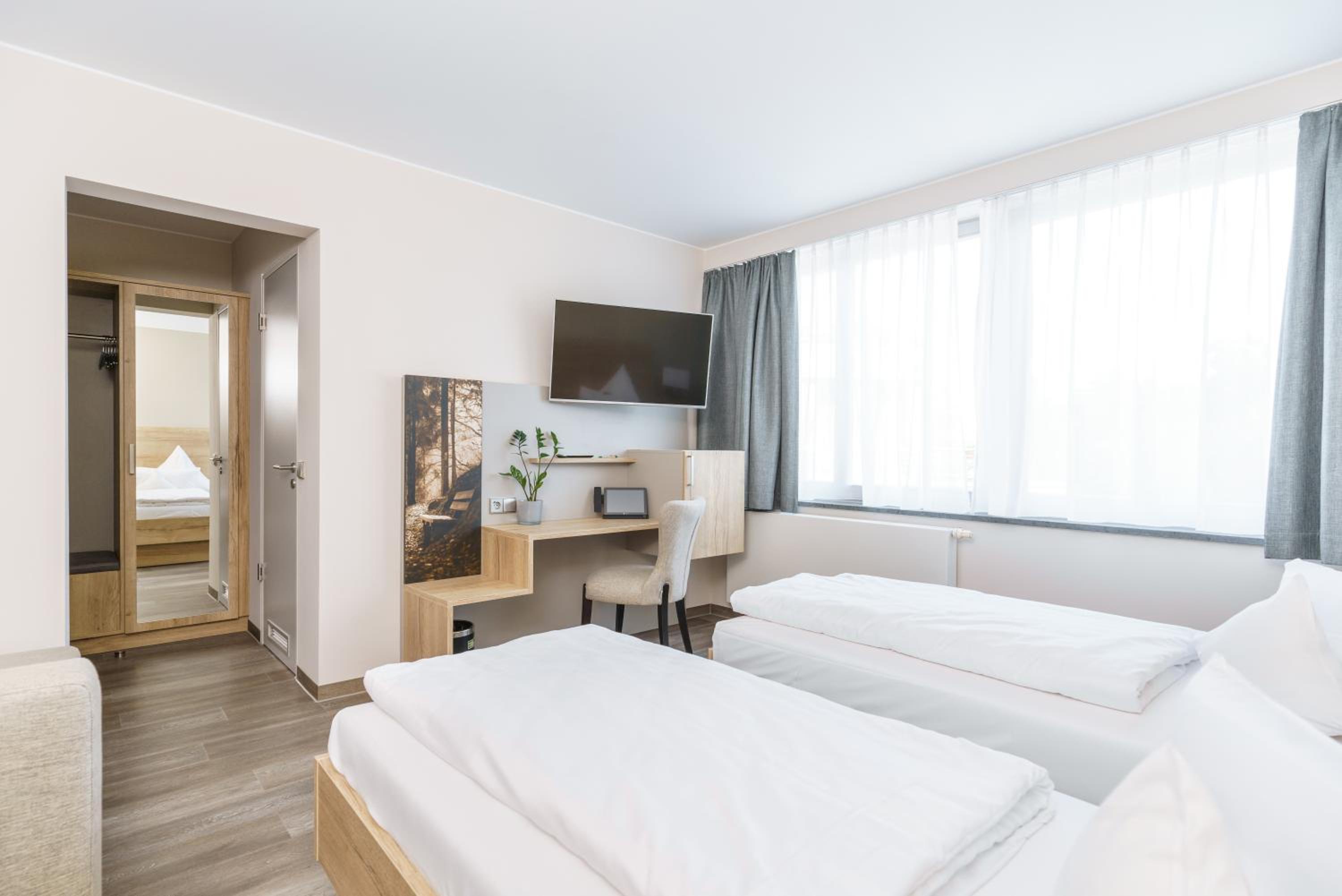 Standard Double or Twin Room photo 2