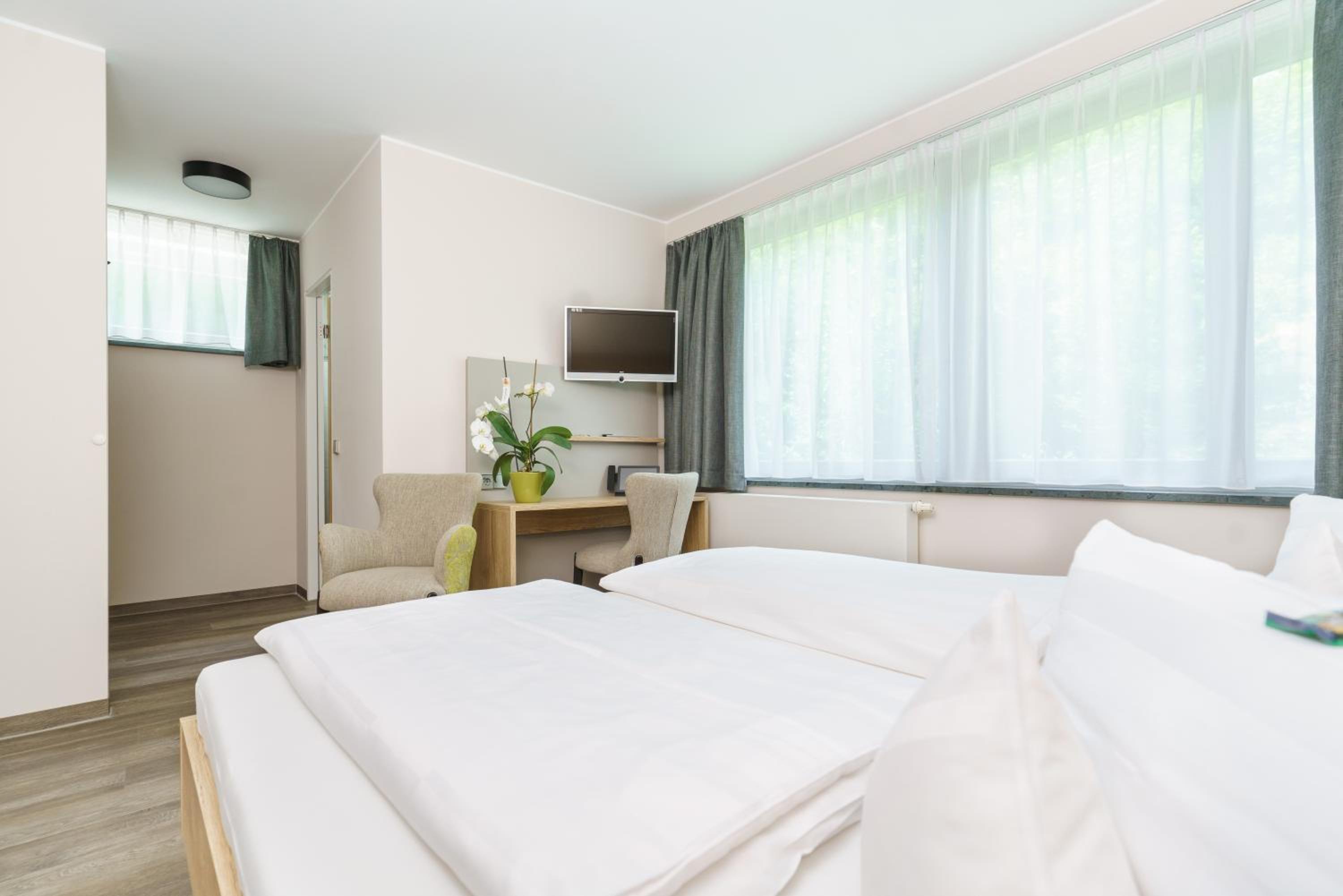 Standard Double or Twin Room photo 3