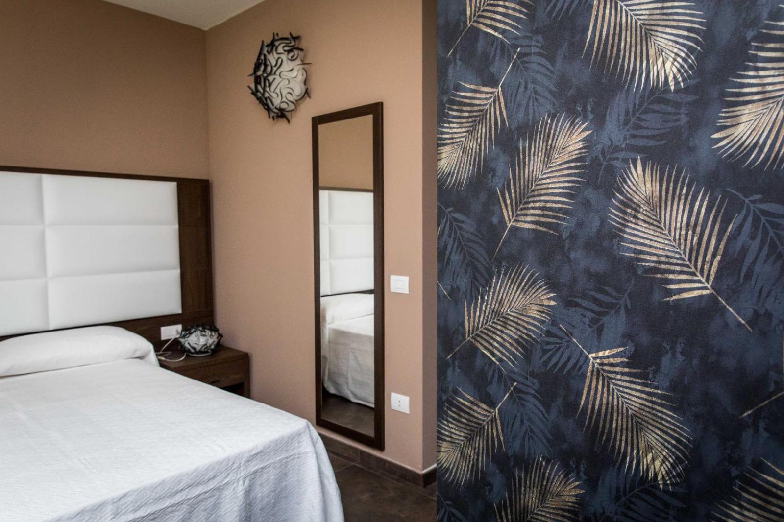 Standard Double Room - Photo 4