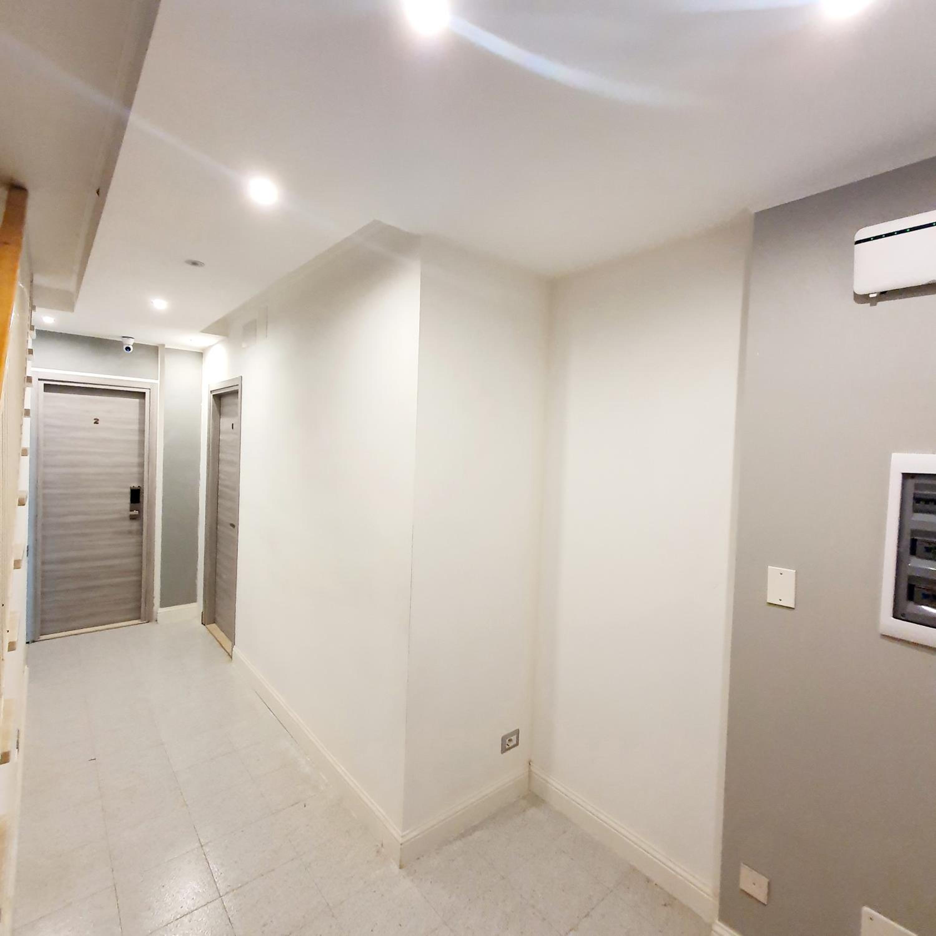 One-Bedroom Apartment - Photo 3