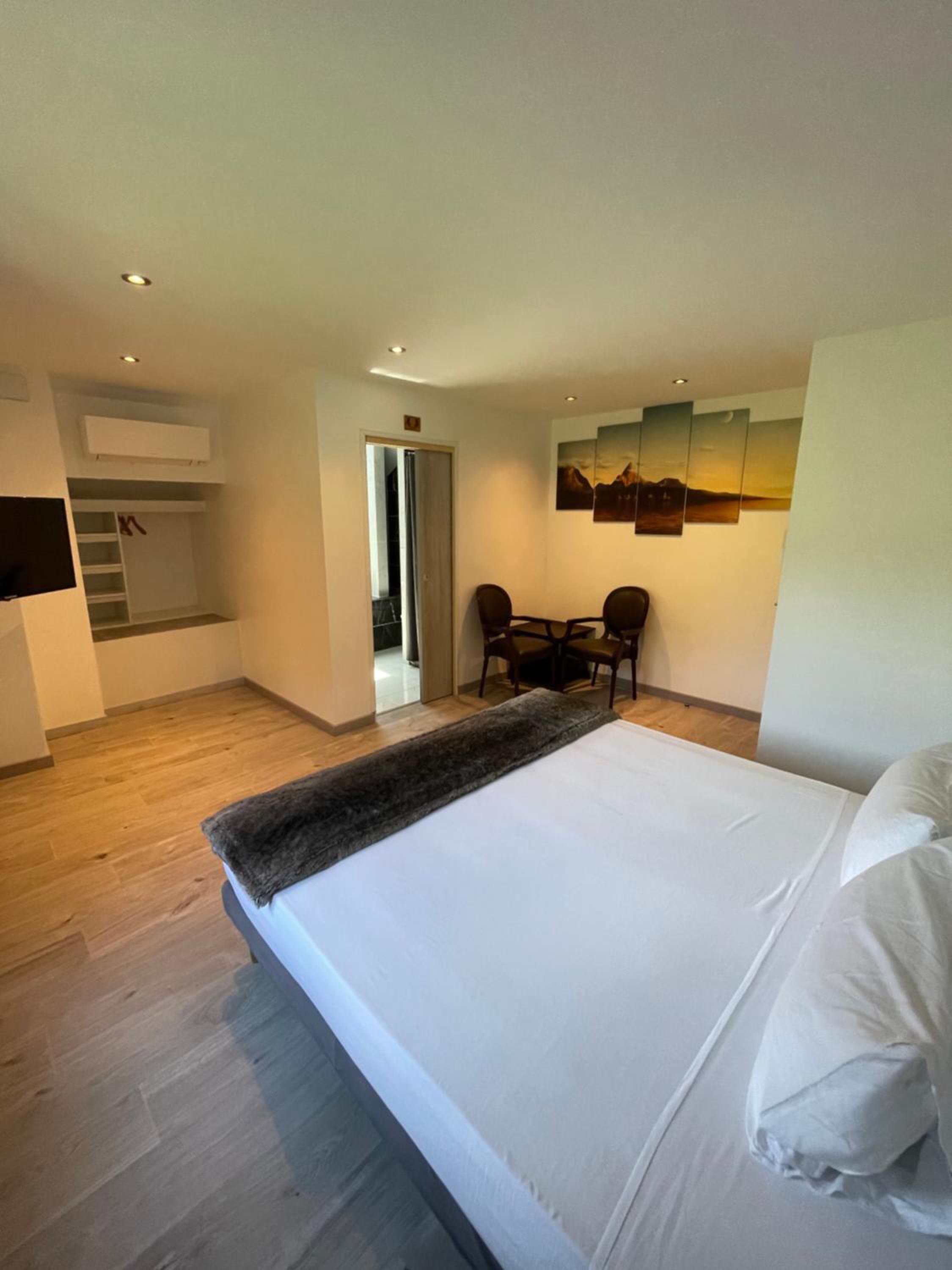 Deluxe Double Room - Photo 3