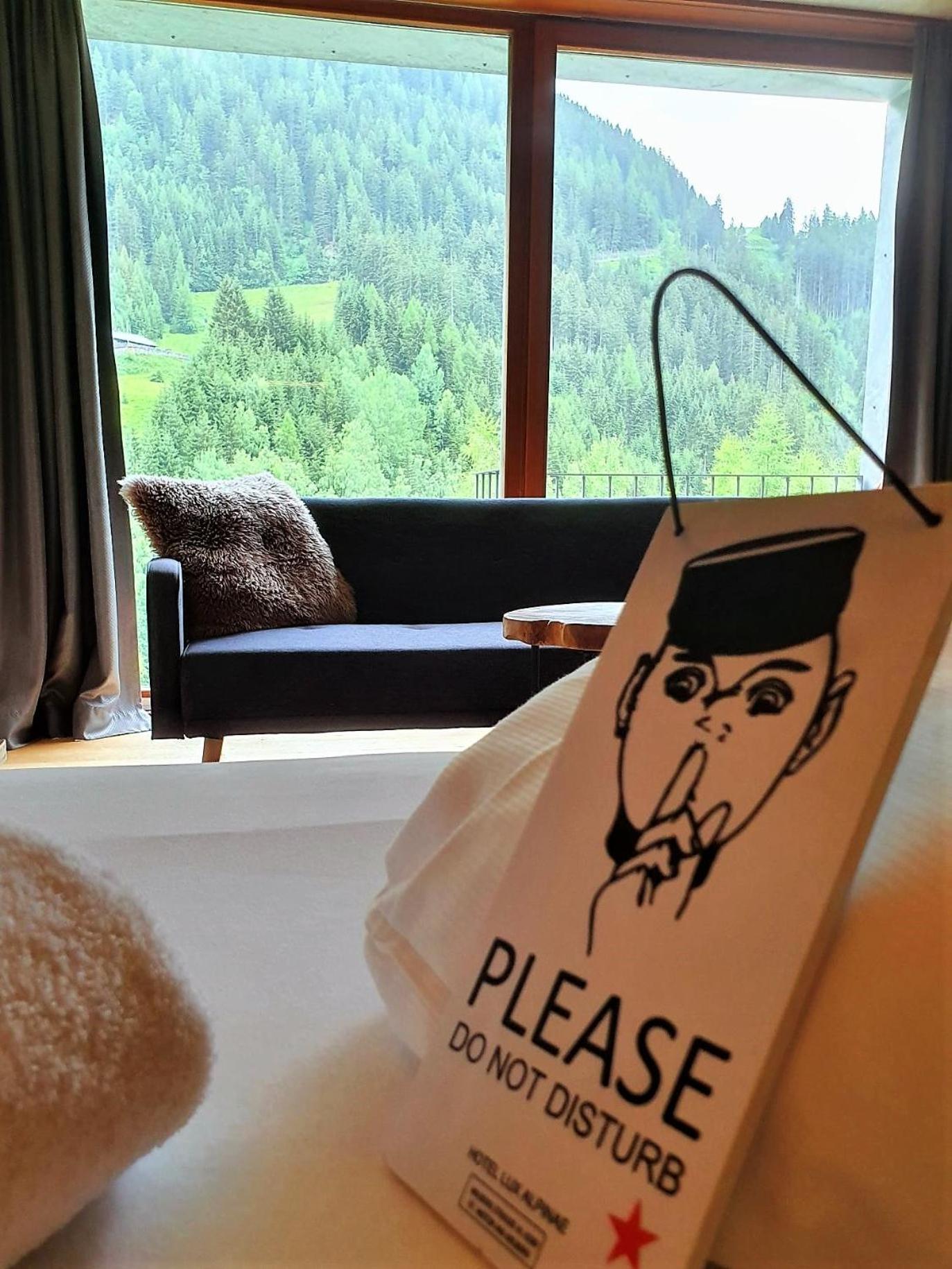 Double or Twin Room with Mountain View photo 2