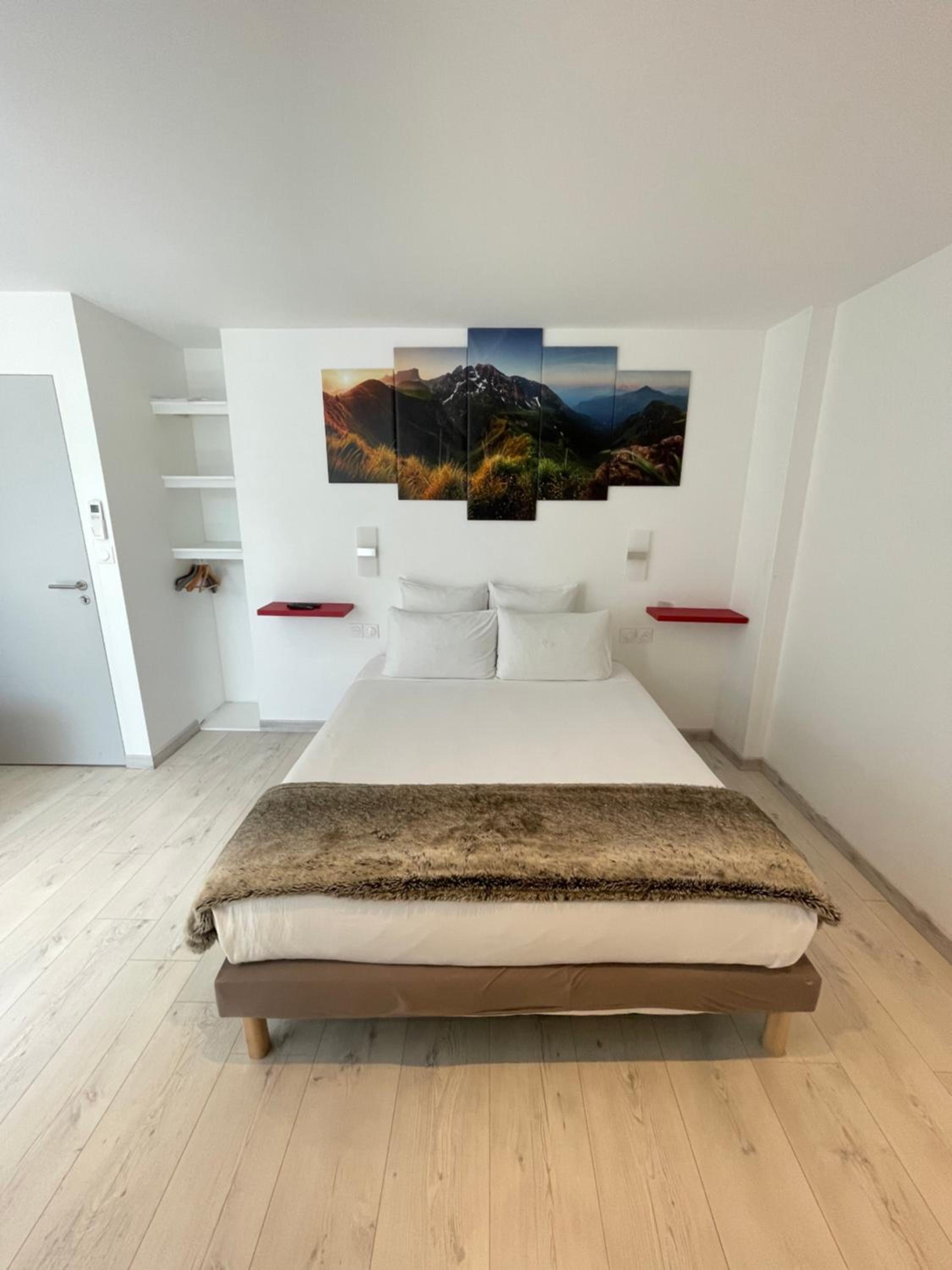 Double Room with Extra Bed - Photo 1