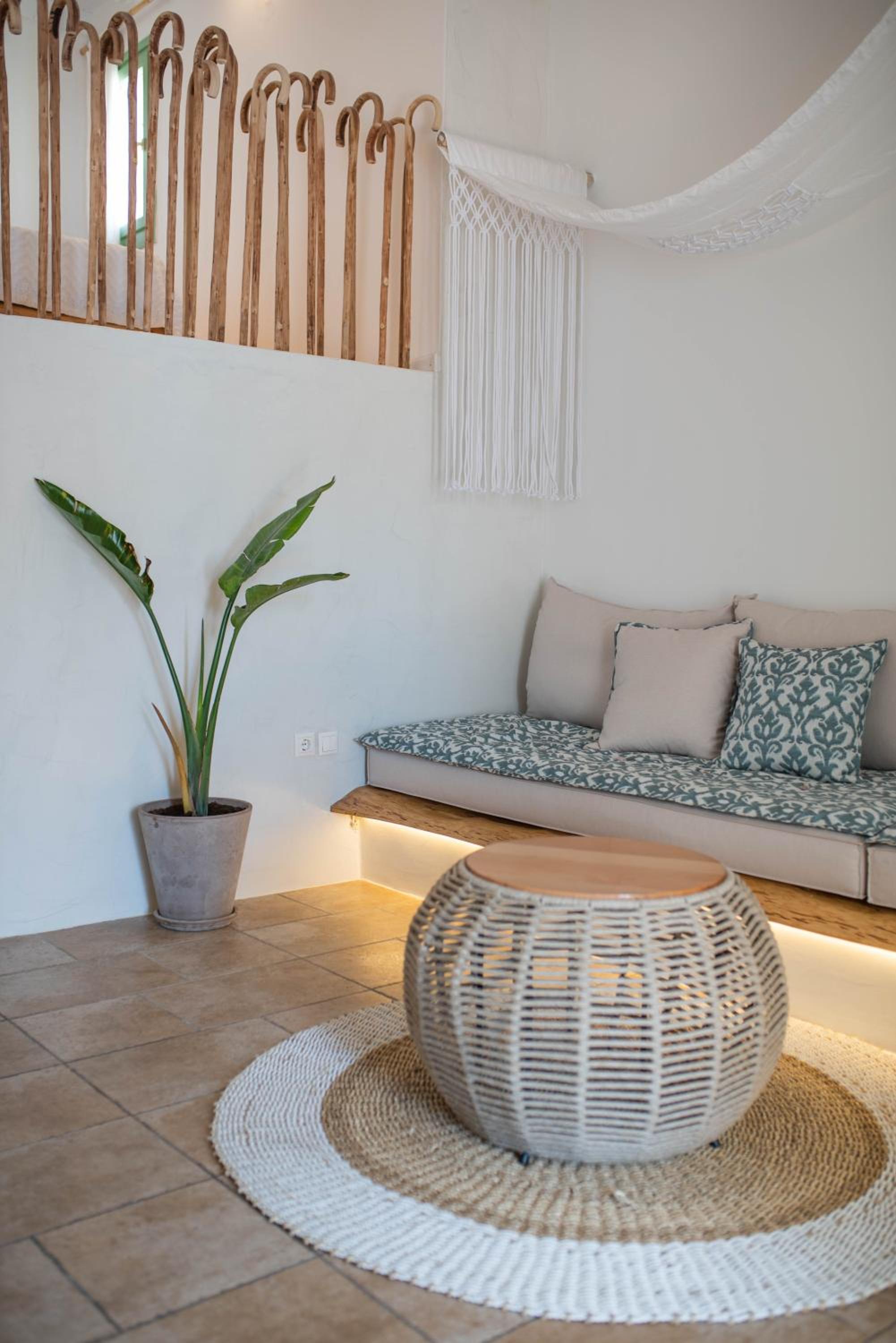 Executive Maisonette with Private Pool and Sea View - Photo 19